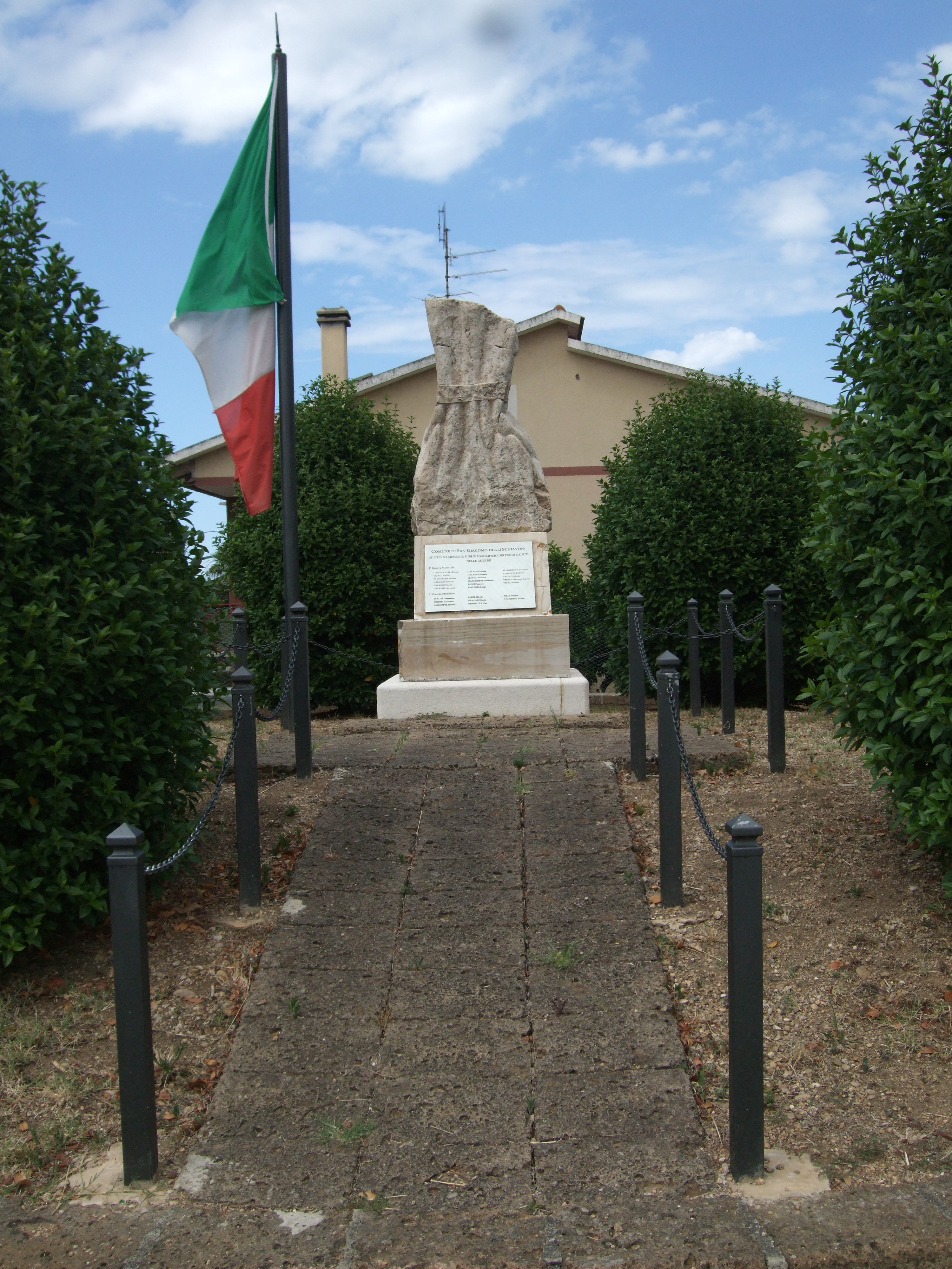 soggetto assente (monumento ai caduti - a cippo) - bottega Italia centro-meridionale (fine, inizio XX, XXI)