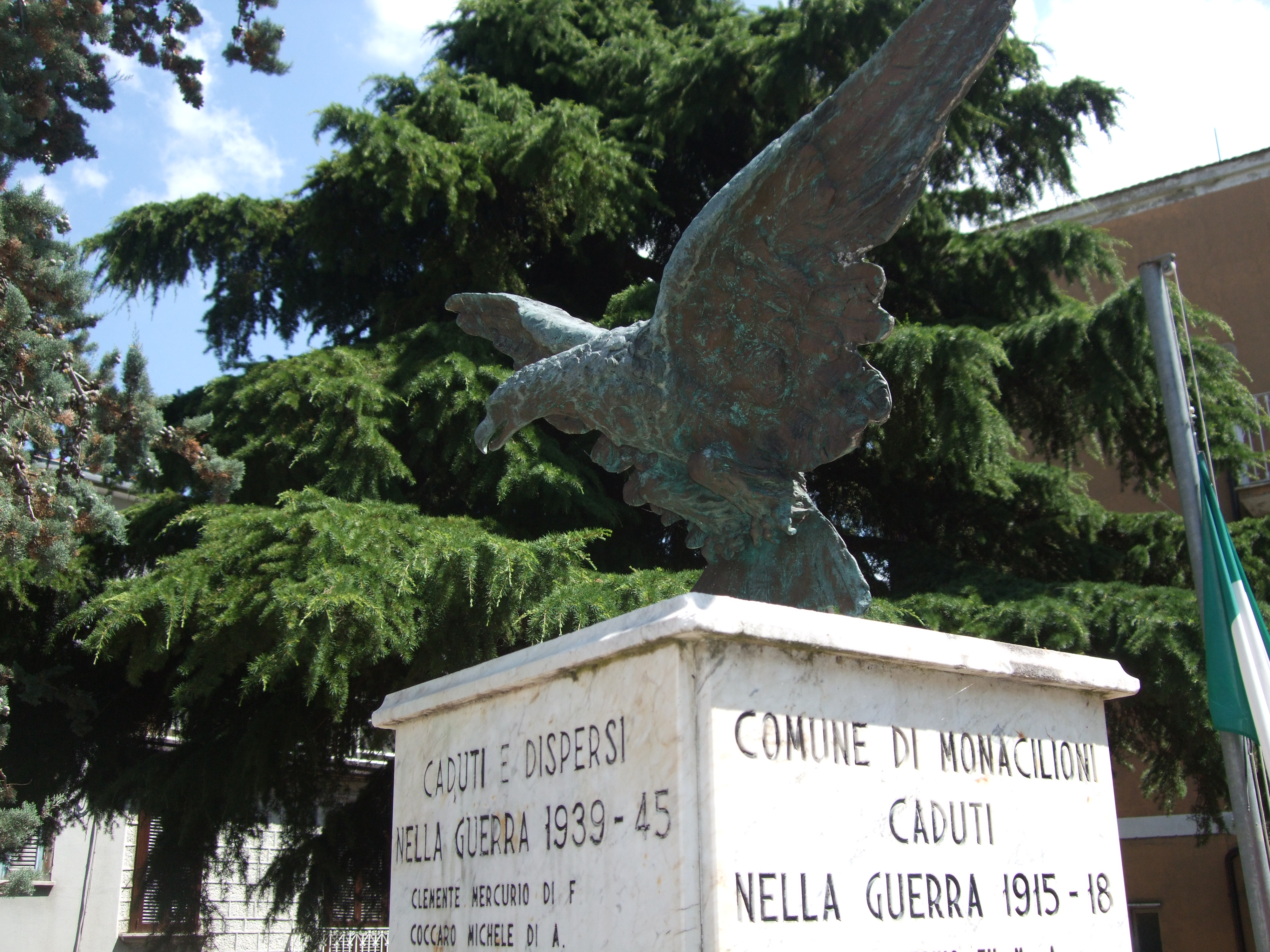 allegoria della Vittoria come aquila (scultura, elemento d'insieme) - bottega Italia centro-meridionale (seconda metà XX)