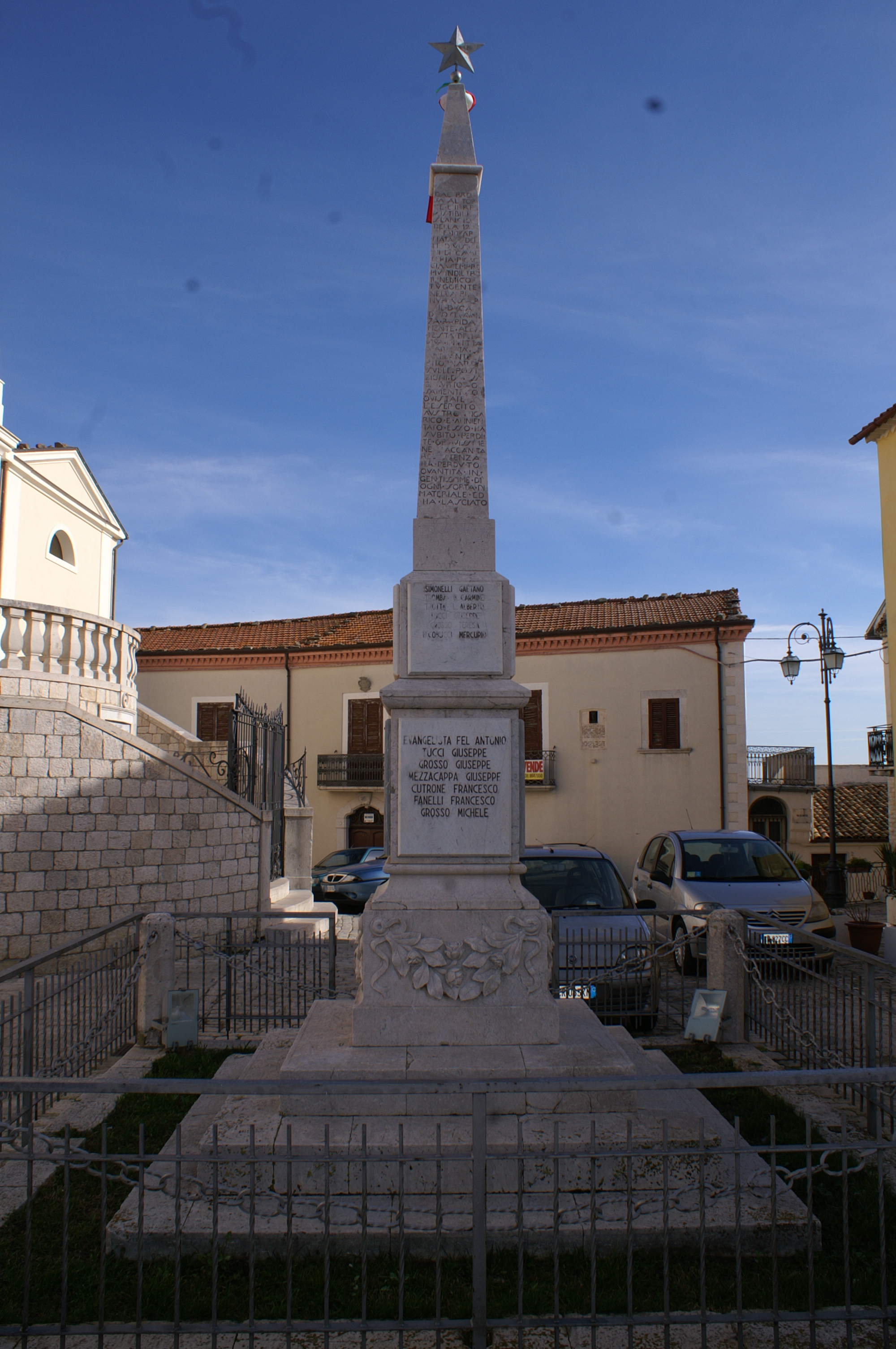 soggetto assente (monumento ai caduti - ad obelisco, insieme) di Fagnani Raffaele (primo quarto XX)