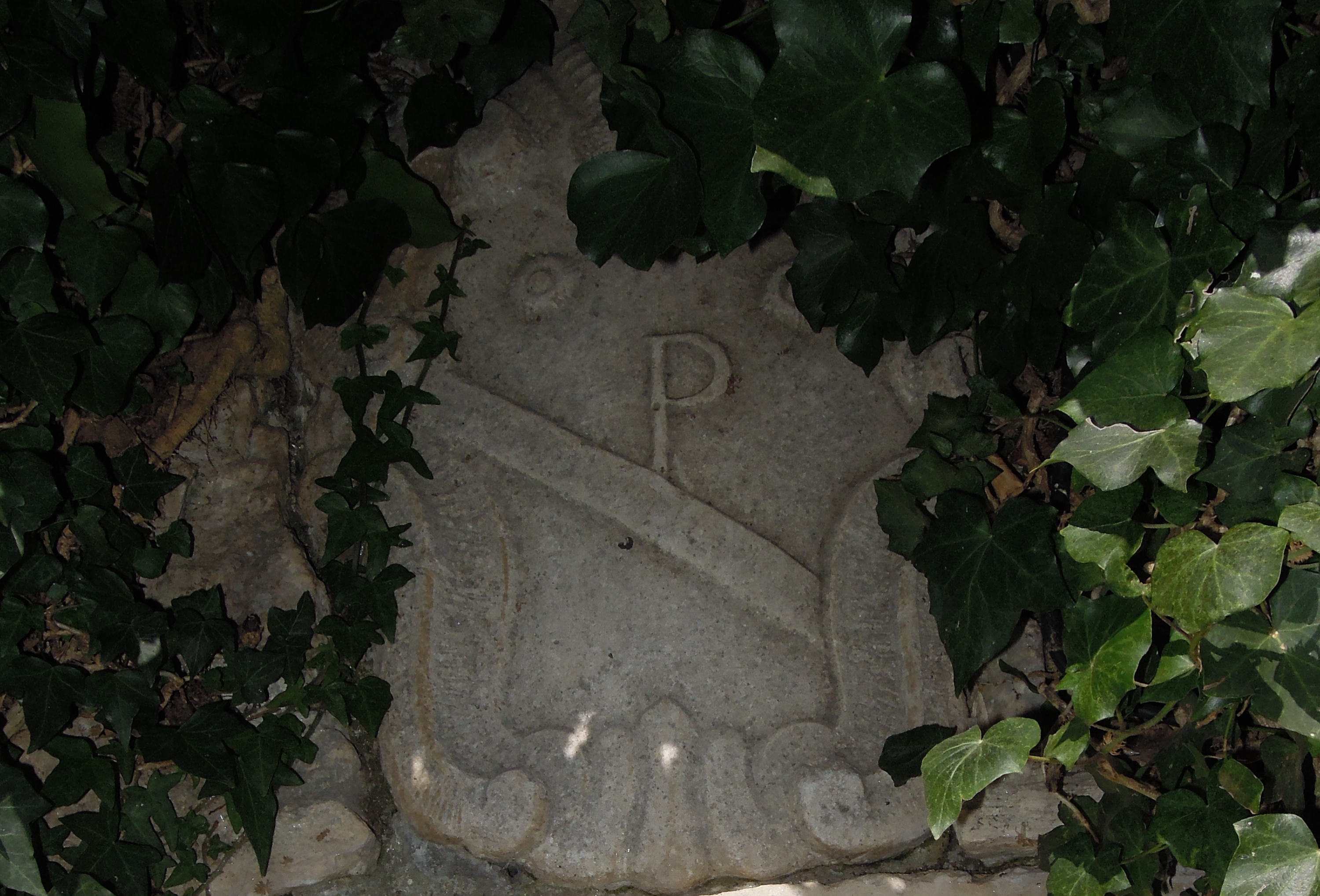 allegoria della Patria (monumento ai caduti - a cippo, insieme) di Balderi Antonio (terzo quarto XX)
