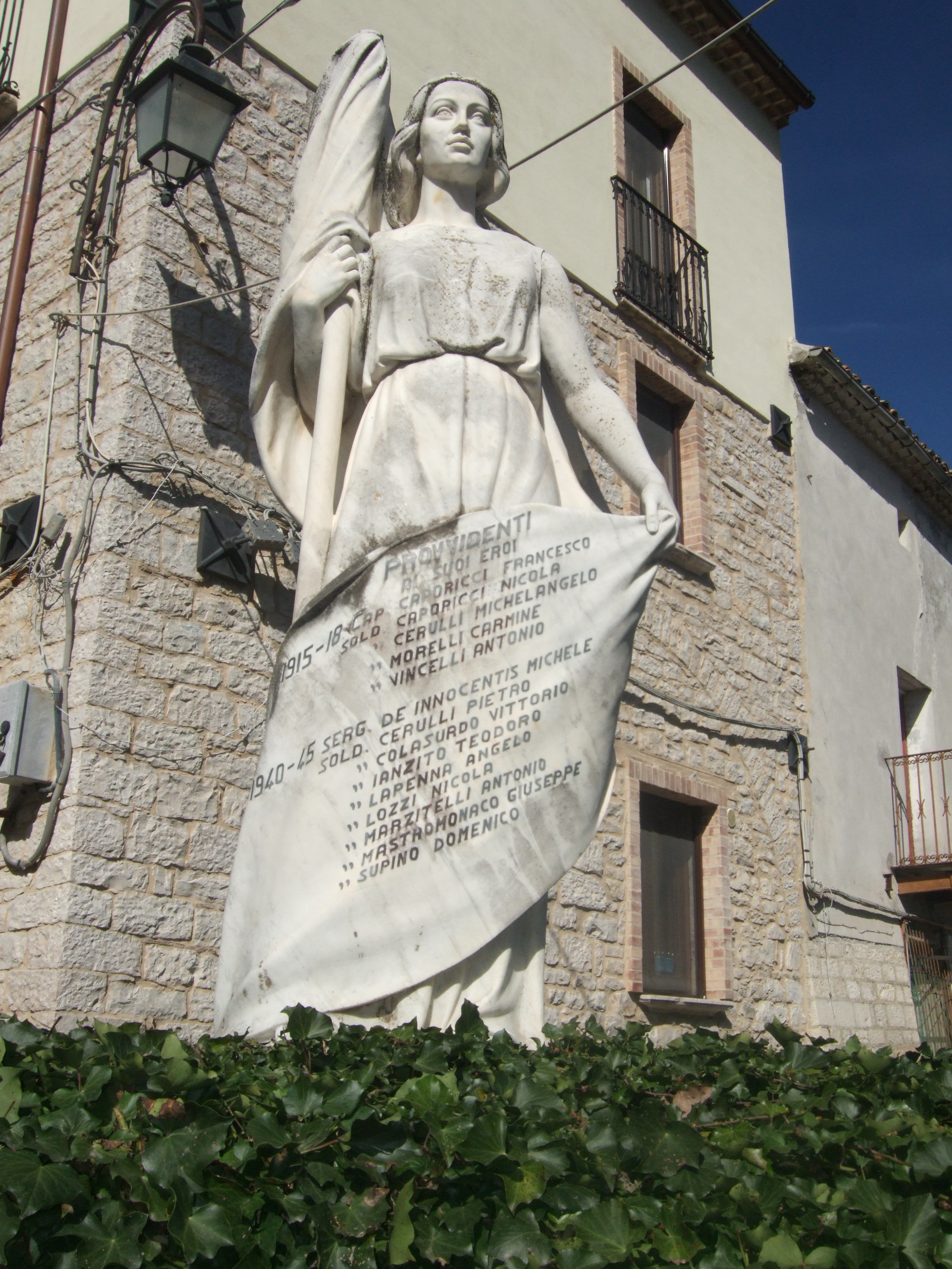 allegoria della Patria (scultura, elemento d'insieme) di Balderi Antonio (terzo quarto XX)