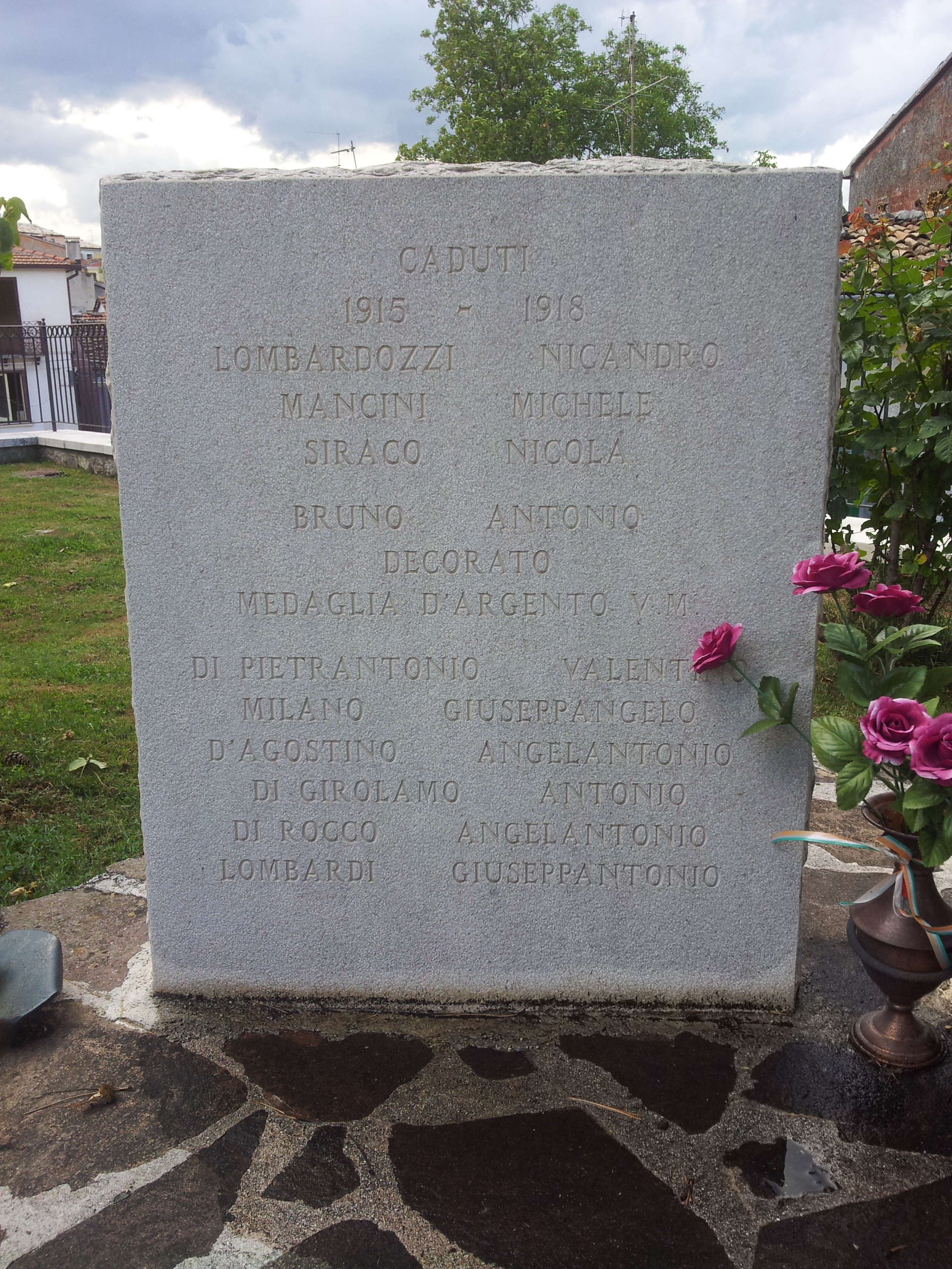 soggetto assente (monumento ai caduti - a stele, opera isolata) - bottega molisana (Sec. XX)