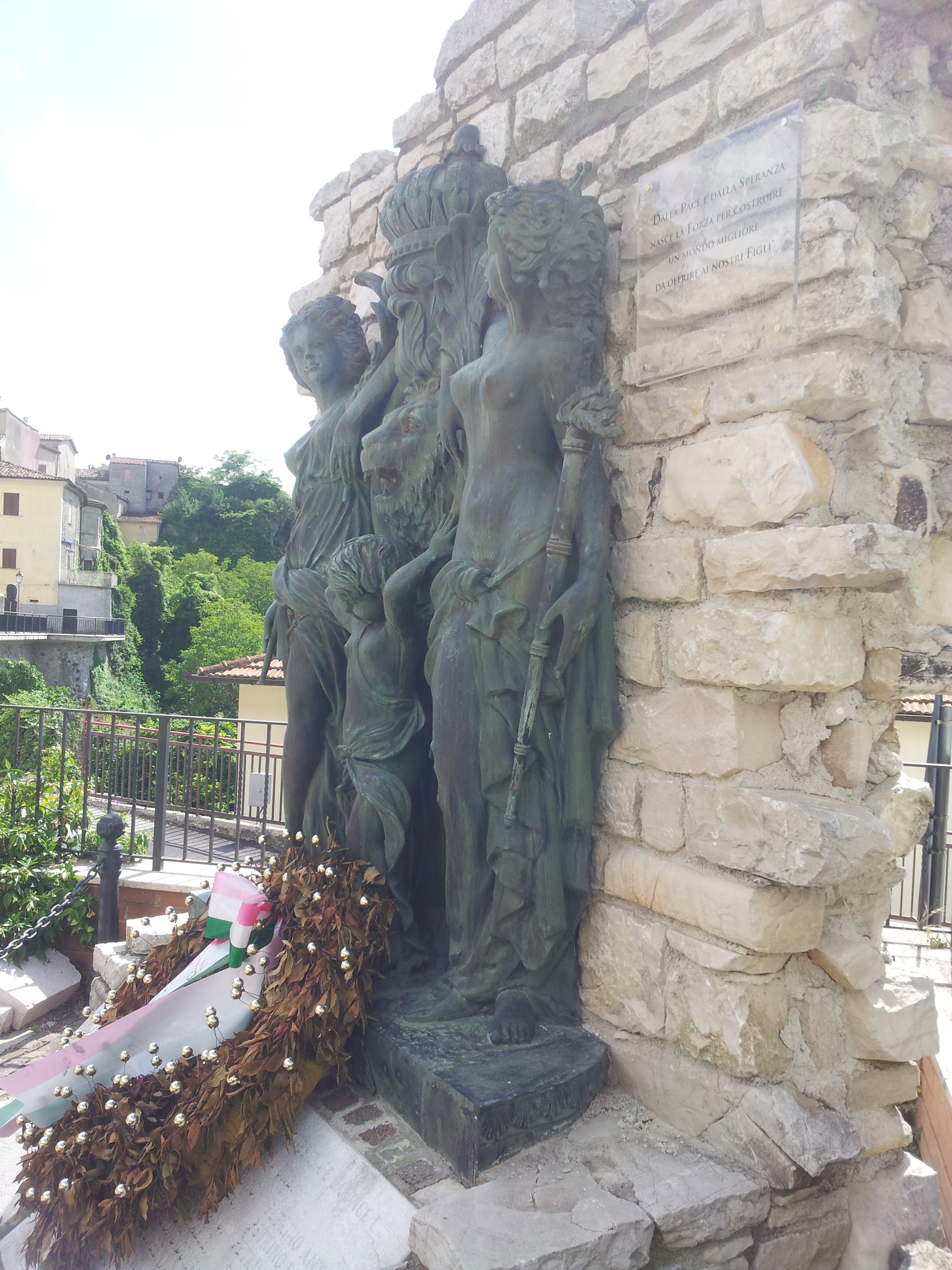 Allegoria della Patria, Allegoria della Vittoria (scultura, elemento d'insieme) - bottega molisana (Sec. XXI)