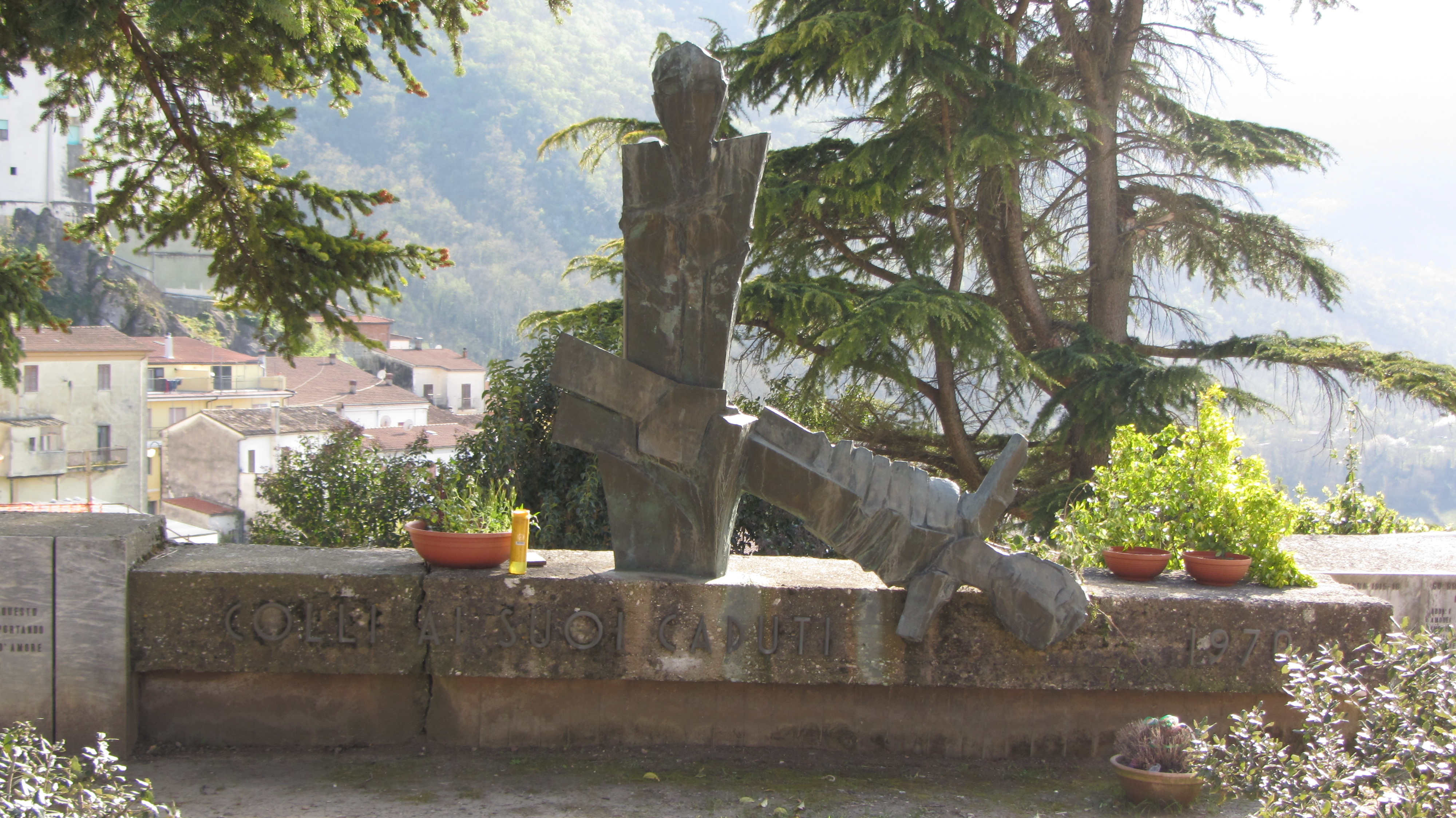 monumento ai caduti di Amodei Ferdinando detto Tito (attribuito) (seconda metà sec.XX)