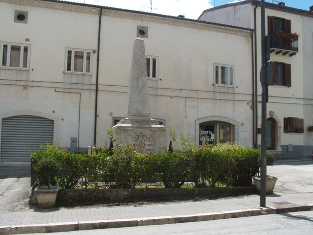 monumento ai caduti - ad obelisco, opera isolata - bottega molisana (metà sec. XX)