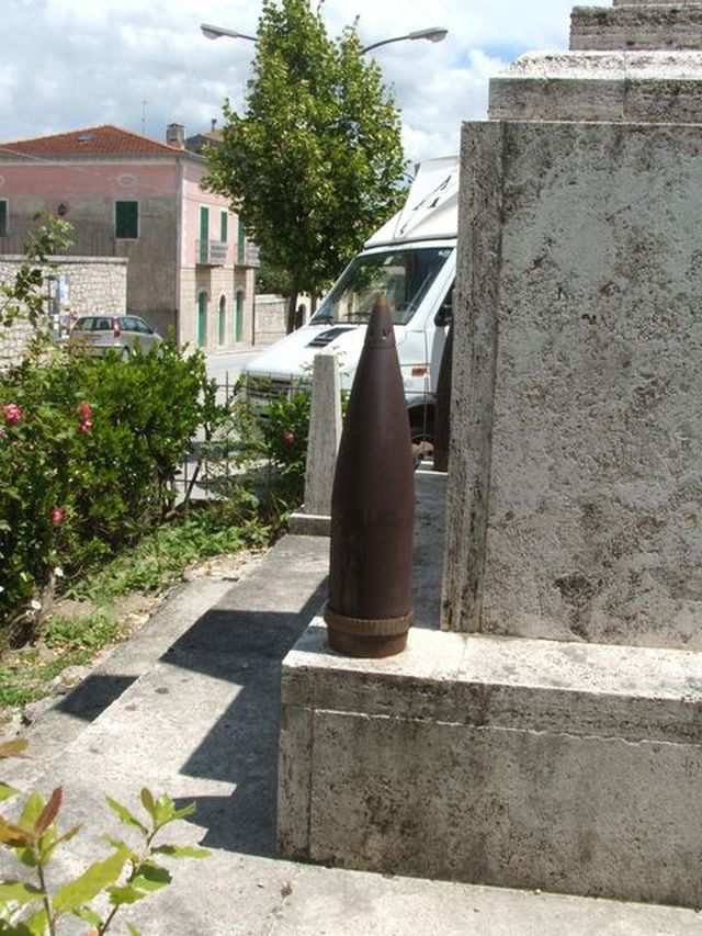 monumento ai caduti - ad obelisco, opera isolata - bottega molisana (metà sec. XX)