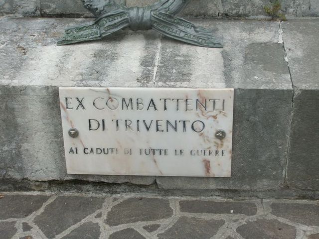 allegoria della morte del soldato (monumento ai caduti, opera isolata) di Puchetti Enzo (bottega) (inizio sec. XX)