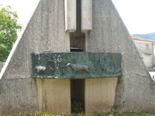 monumento ai caduti, opera isolata - bottega molisana (ultimo quarto sec. XX)