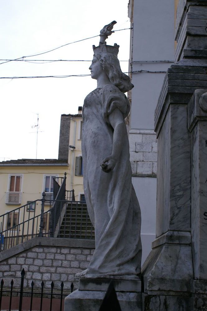 Personificazione dell'Italia (monumento ai caduti - ad obelisco) - bottega Italia centro-meridionale (primo quarto XX)