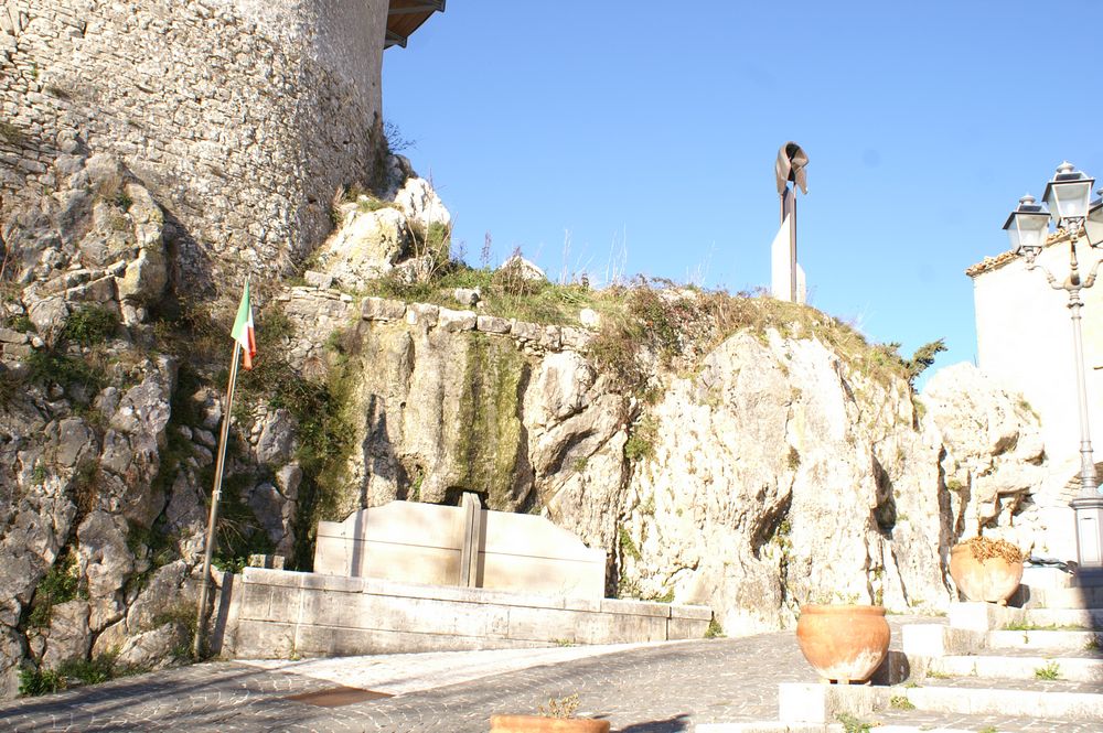 monumento ai caduti - a fontana - ambito molisano (fine XX)