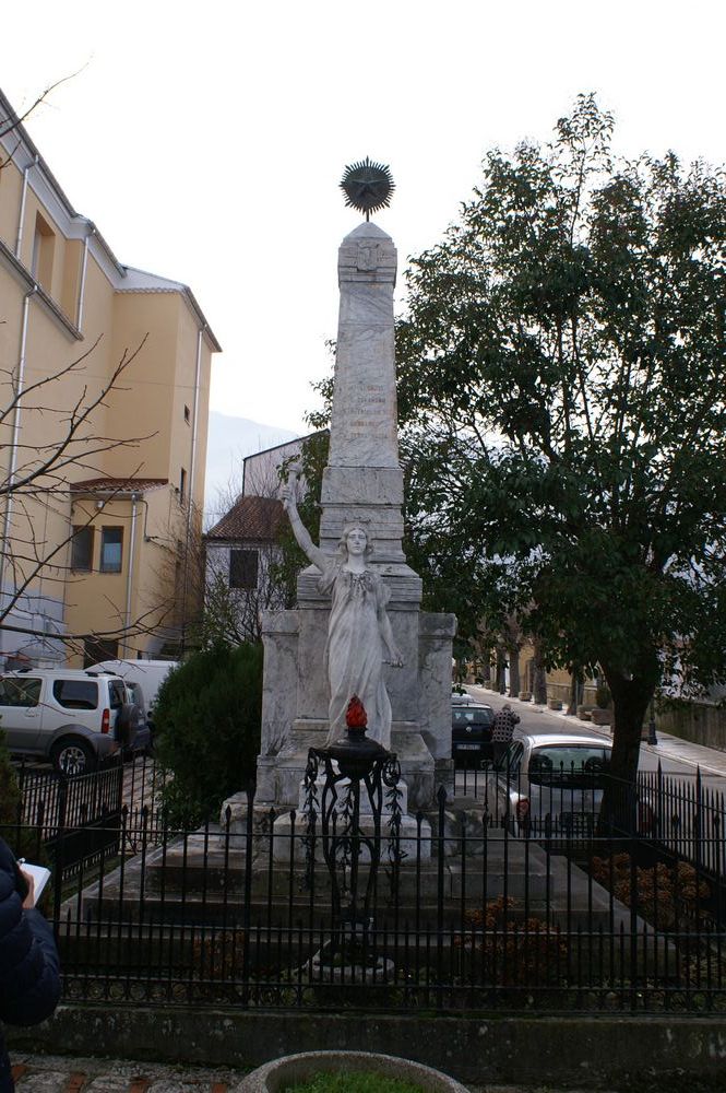 Personificazione dell'Italia (monumento ai caduti - ad obelisco) - bottega Italia centro-meridionale (primo quarto XX)