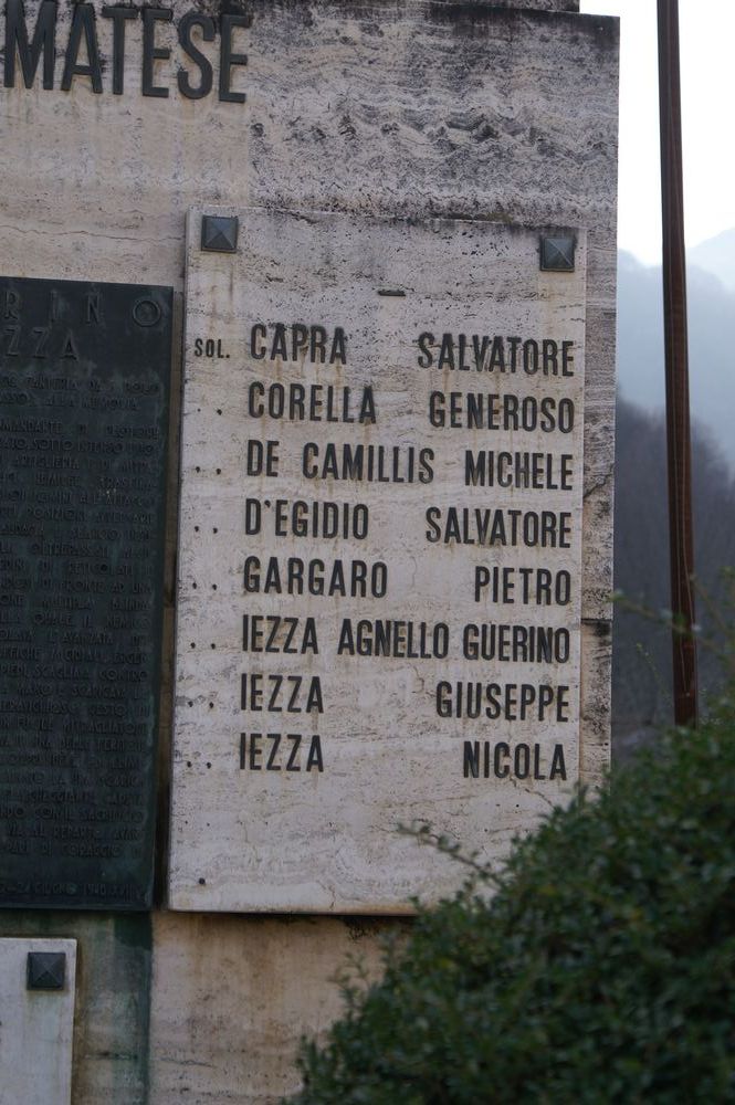 monumento ai caduti - a cippo di F.lli Pasquini - bottega Italia centro-settentrionale, bottega Italia centro-meridionale (secondo quarto XX)