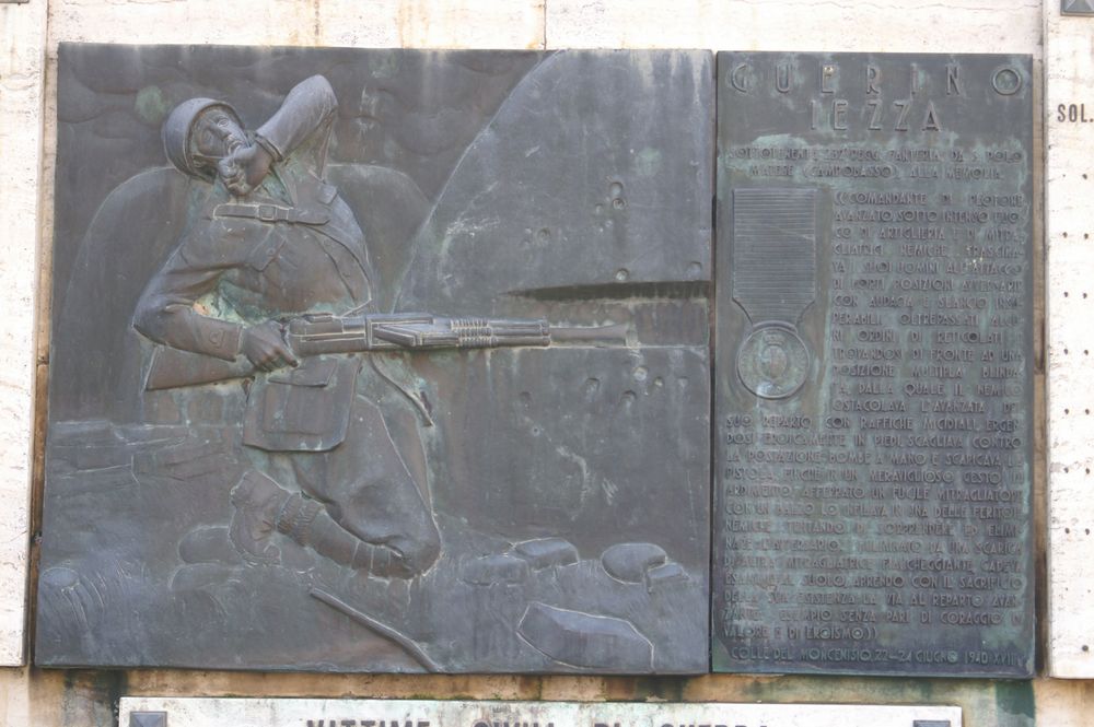 monumento ai caduti - a cippo - bottega Italia centro-meridionale (secondo quarto XX)