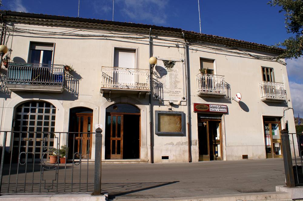 monumento ai caduti - a lapide - bottega Italia meridionale (secondo quarto XX)