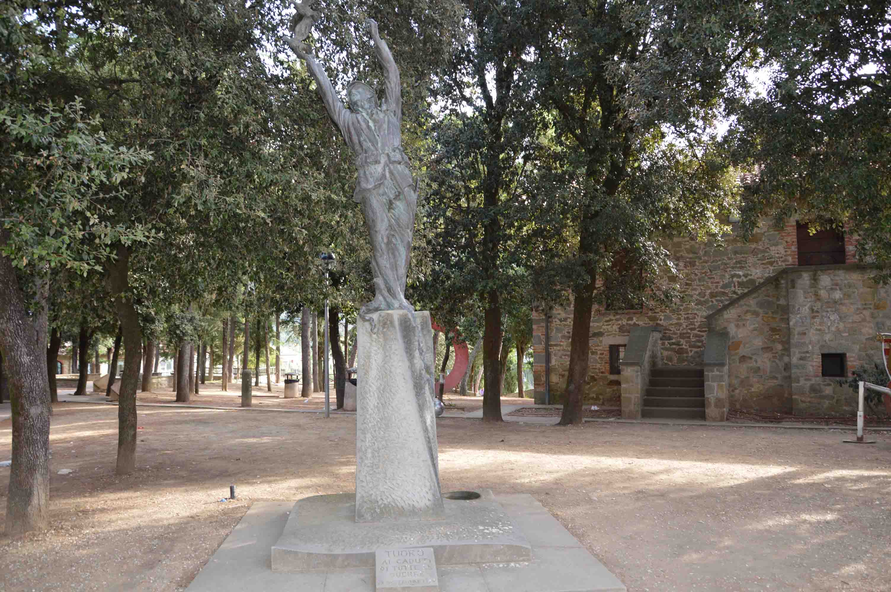 soldato (monumento ai caduti, complesso decorativo) di Roggi Andrea (attribuito) (XX)