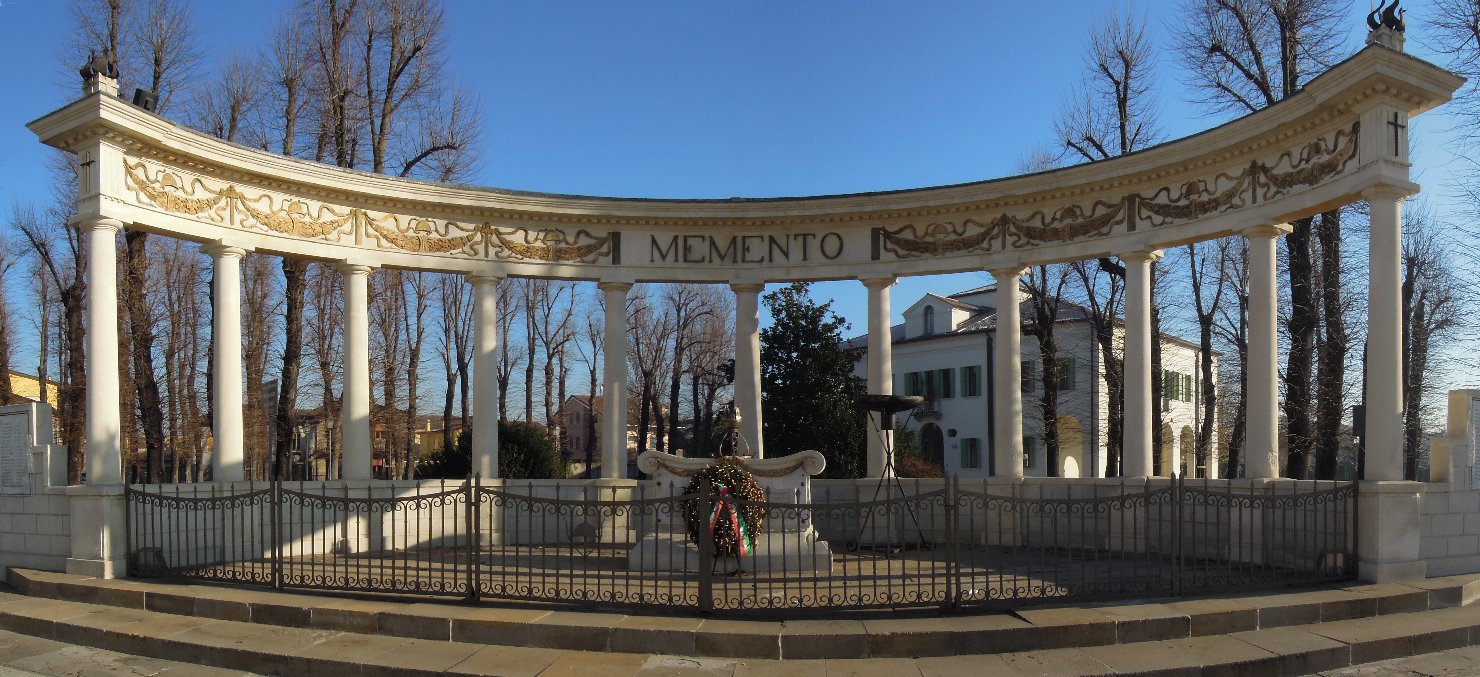 Memento, soggetto non presente (monumento ai caduti - ad emiciclo) di Boldrin Paolo (XX)