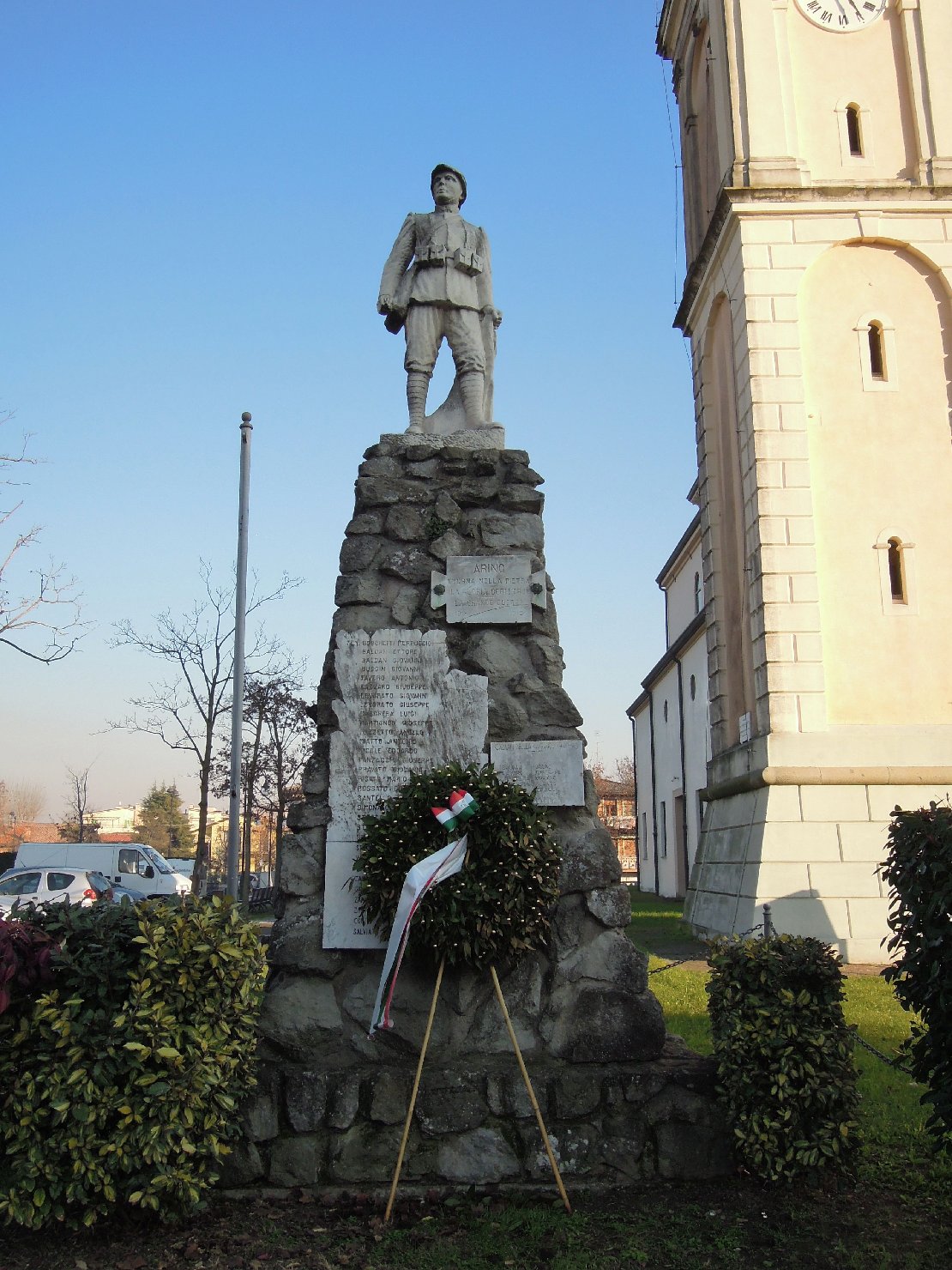 figura di soldato: fante (monumento ai caduti - a cippo) di Boni R.F (XX)