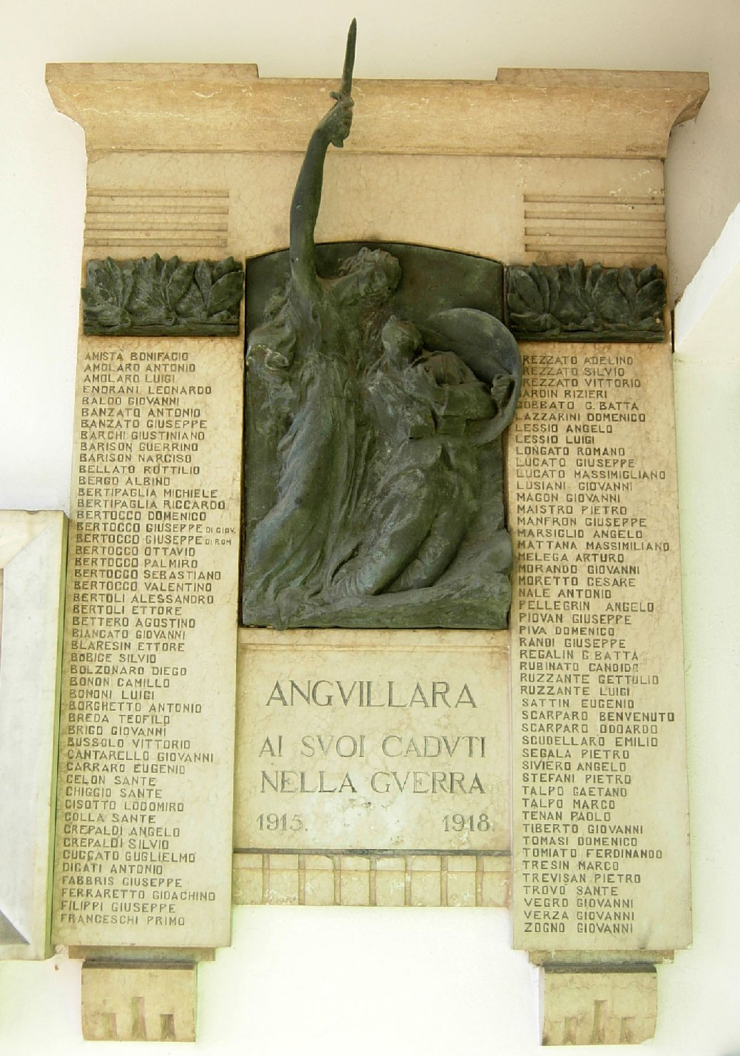 allegoria del sacrificio del soldato per la Patria (lapide commemorativa ai caduti) - ambito veneto (XX)