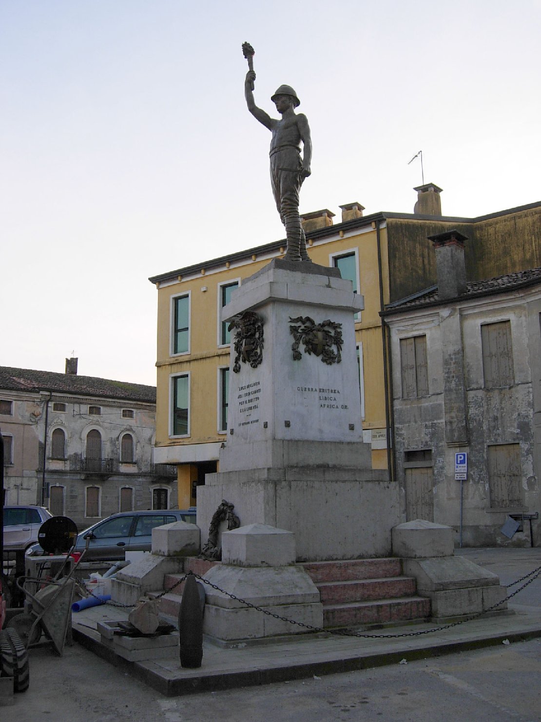 figura di soldato: fante (monumento ai caduti - a cippo) di Baggio Antonio (XX)