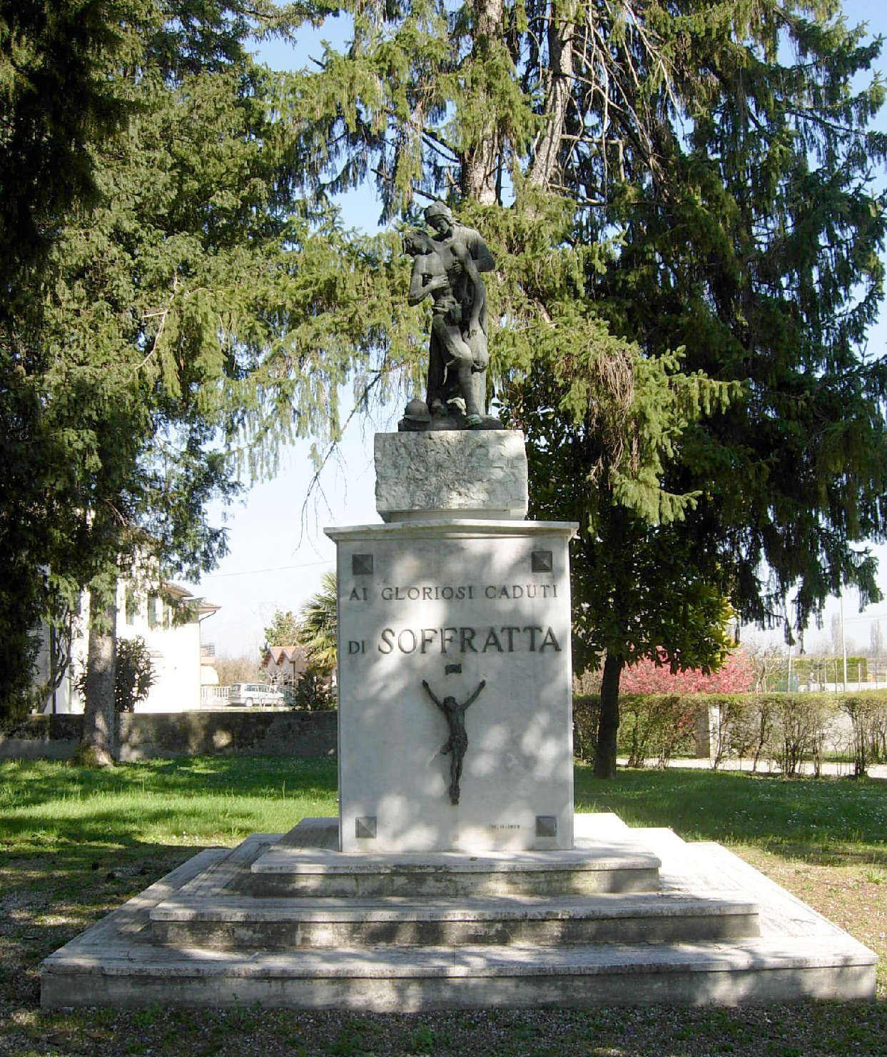 allegoria della morte del soldato (monumento ai caduti - a cippo) di Celotti Vittorio (XX)