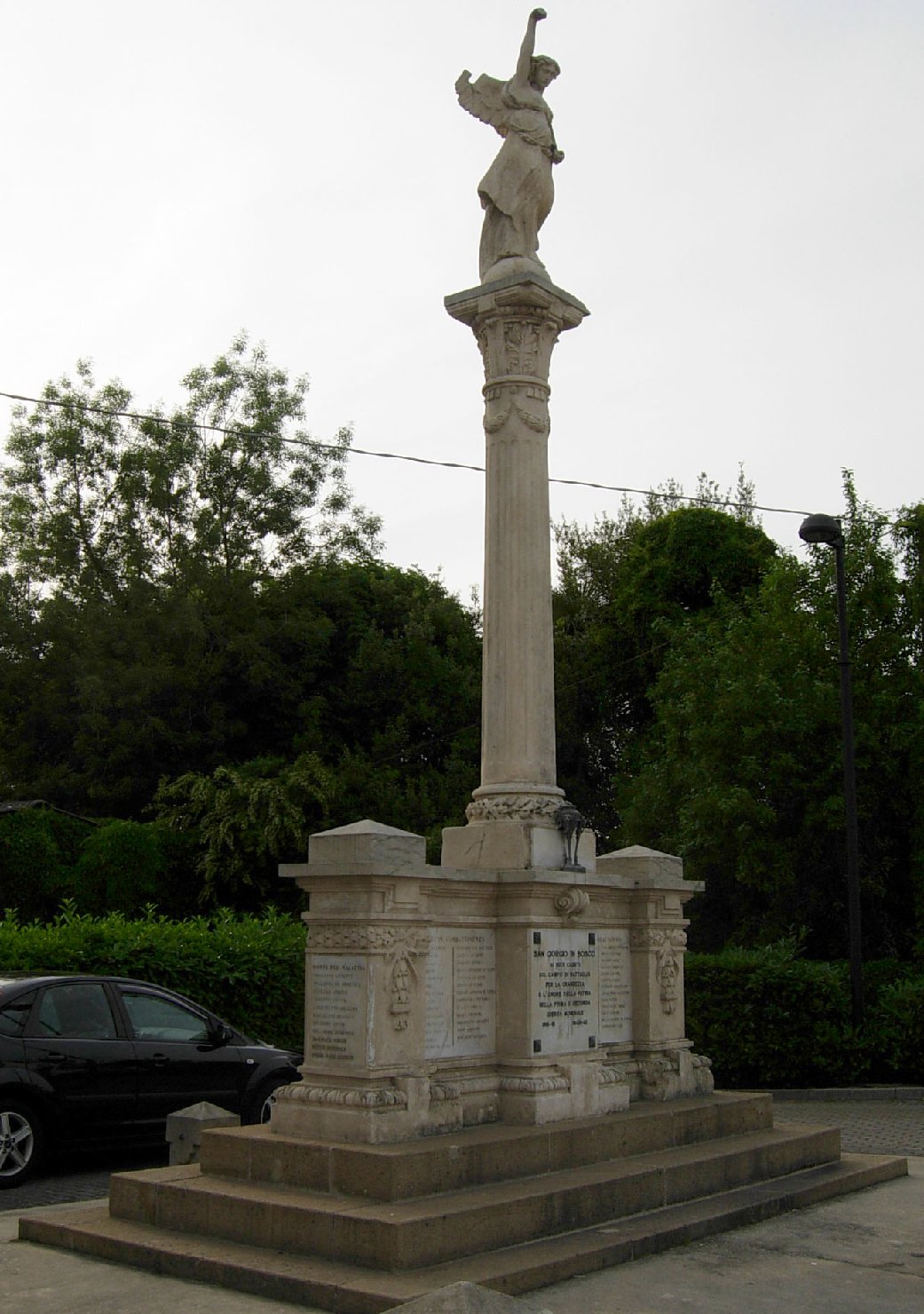 allegoria della Vittoria (monumento ai caduti - a colonna) di Guizzon, Napoleone (XX)