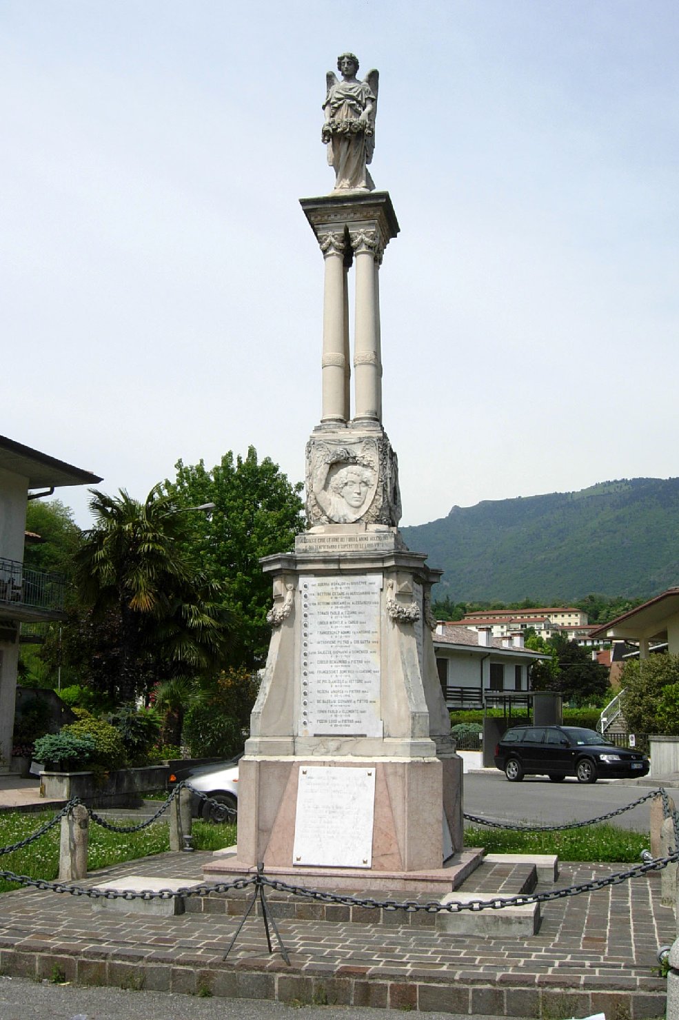 angelo, allegoria della Vittoria, allegoria della Patria, soldato in combattimento (monumento ai caduti - a colonna) - ambito veneto (XX)