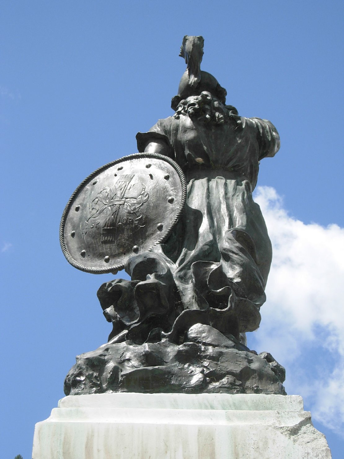 allegoria della Vittoria come donna armata e vestita all'antica (monumento ai caduti - a cippo) di De Lotto Annibale (XX)