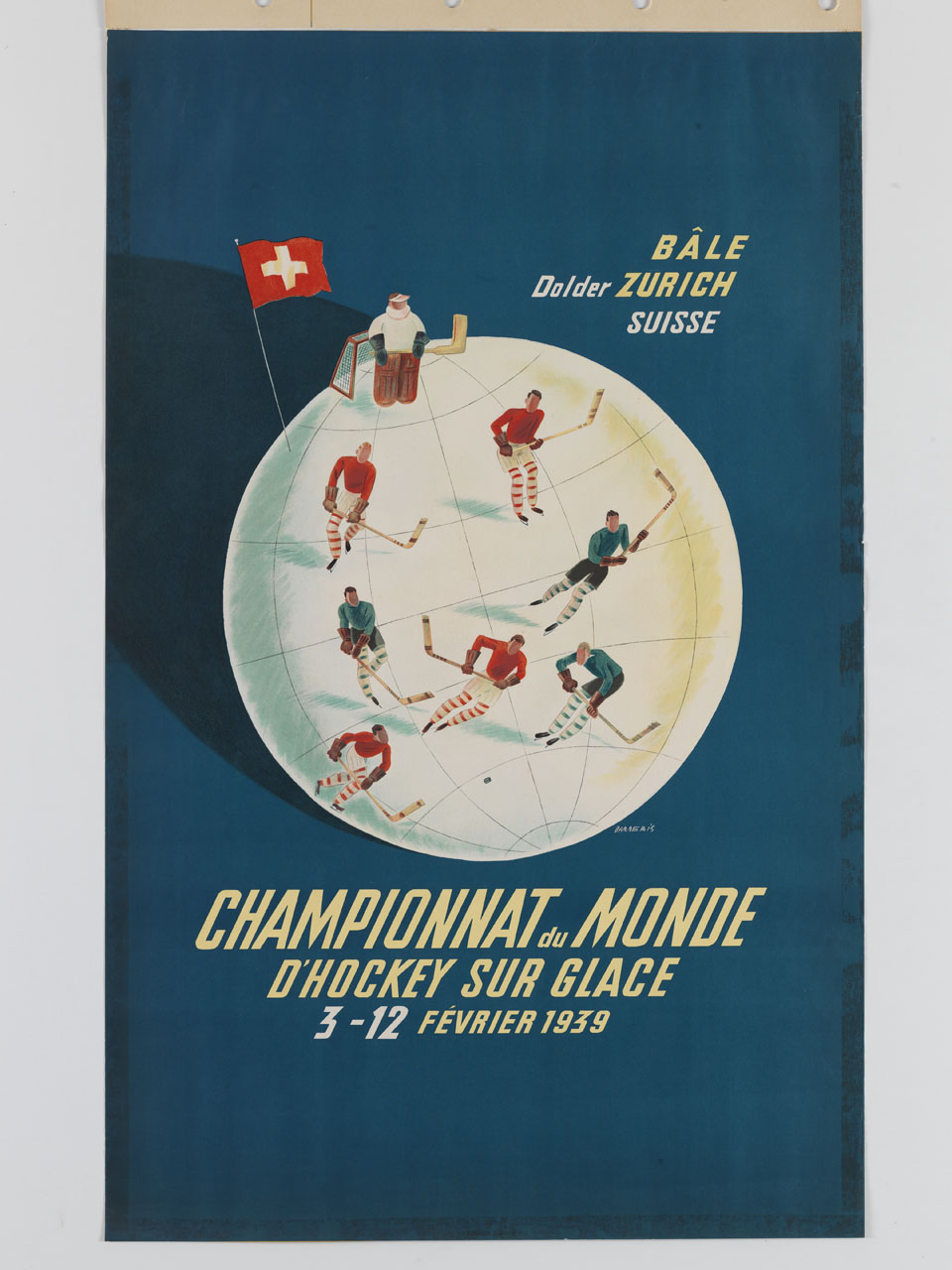 giocatori di hockey disputano un incontro su un campo a forma di globo terrestre su cui è piantata la bandiera svizzera (manifesto) di Barberis Mario (sec. XX)