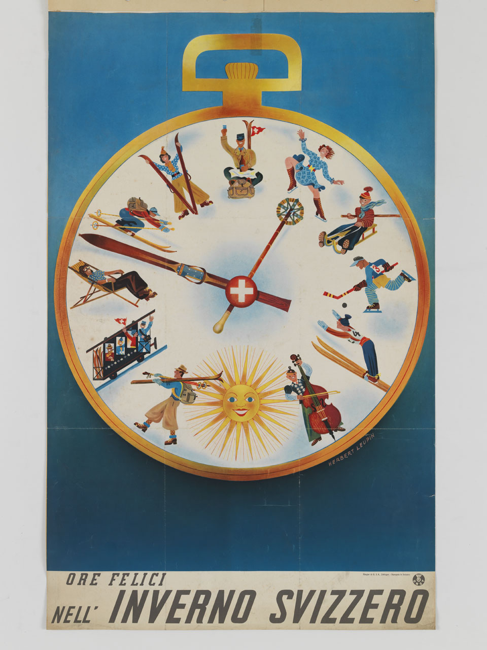 orologio con figure stilizzate intente in diverse attività di svago con uno sci e una racchetta da neve fermate dalla bandiera svizzera a segnare le ore (manifesto) di Leupin Herbert (sec. XX)