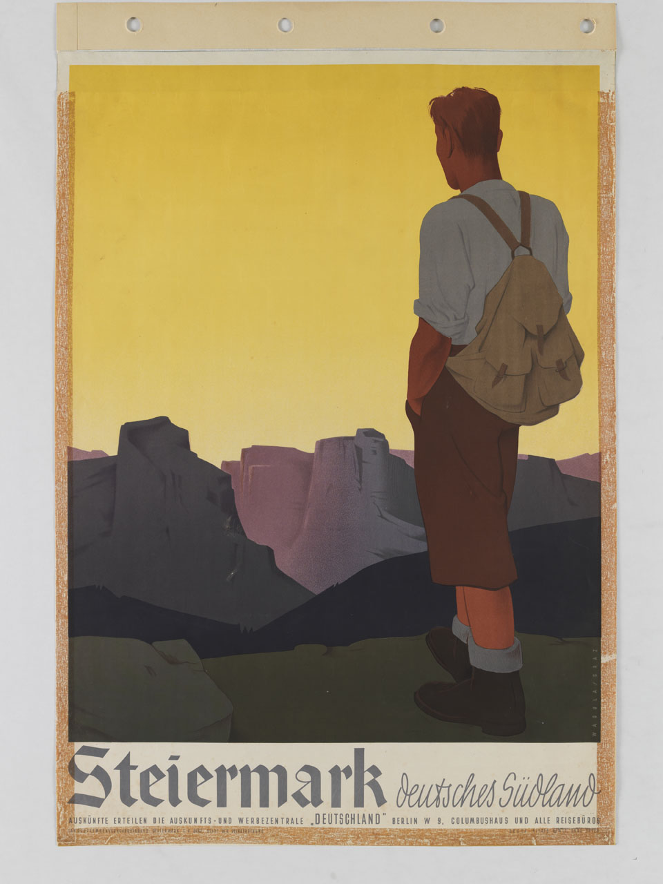 escursionista con zaino osserva un paesaggio montuoso dall'alto di un'altura (manifesto) di Wagula Hans (sec. XX)