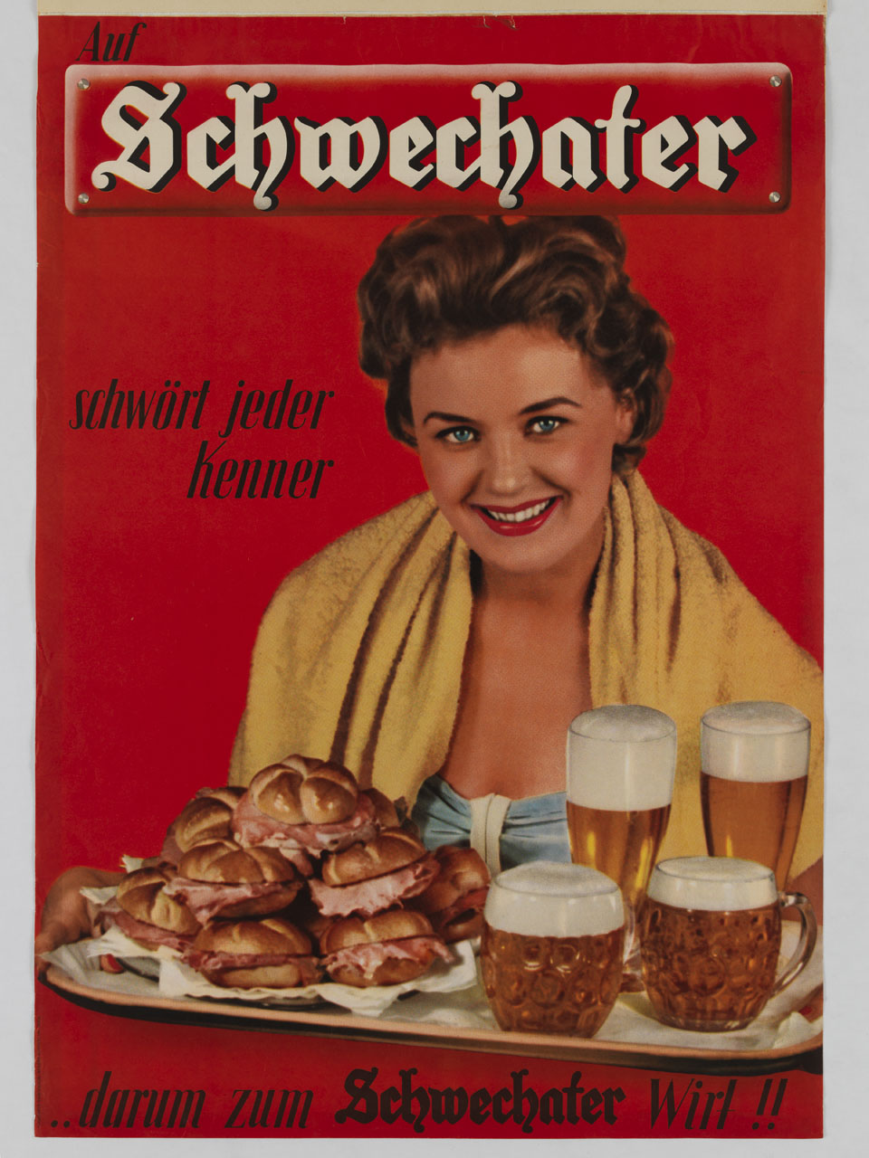 donna a mezzo busto sorridente porta un vassoio con boccali e bicchieri di birra e panini imbottiti (manifesto) - ambito austriaco (sec. XX)