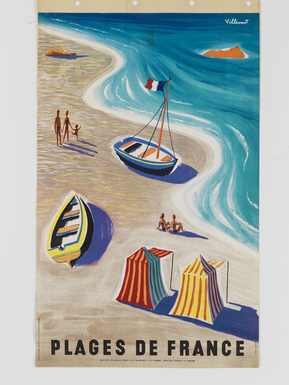 spiaggia con barche, tende e bagnanti (manifesto) di Villemot Bernard (sec. XX)