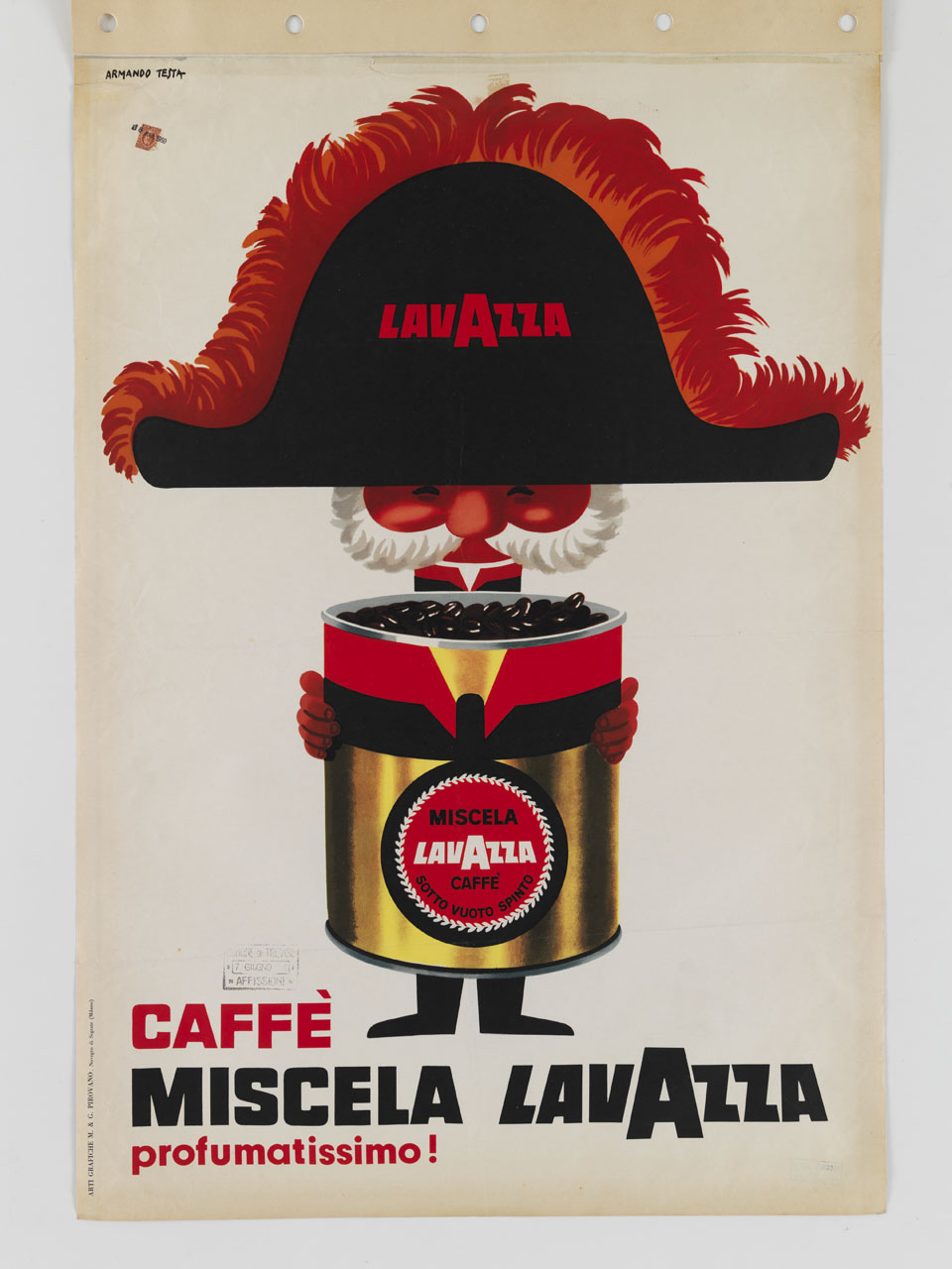 omino con i baffi in abbigliamento militare e con feluca mostra una latta di caffè (manifesto) di Testa Armando (sec. XX)