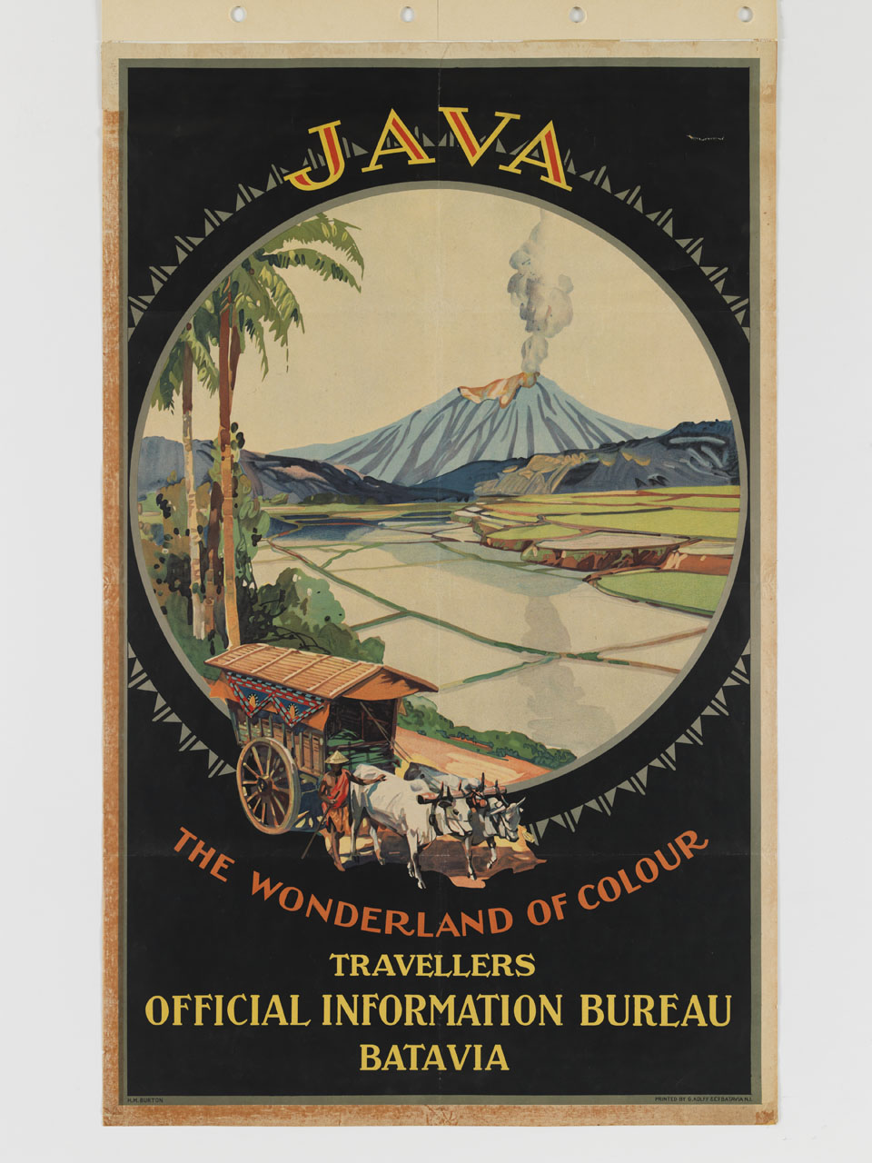 tondo con paesaggio agricolo e vulcano fumante dell'isola di Giava (manifesto) di Marriott Burton Harry (sec. XX)
