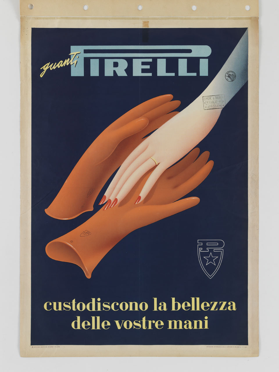 guanti in gomma accarezzano mano femminile (manifesto) di Garretto Paolo Federico (attribuito) (sec. XX)