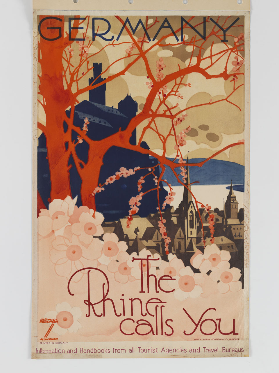 albero di pesco e fiori sullo sfondo di una veduta di città e del castello di Marksburg sul Reno (manifesto) di Hohlwein Ludwig (sec. XX)