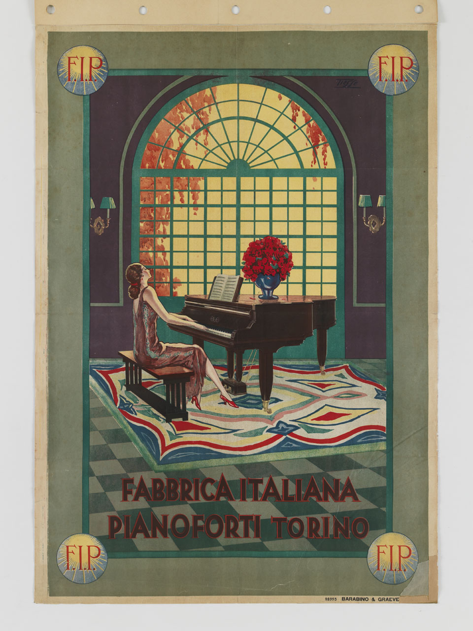 donna elegantemente vestita suona il pianoforte in una stanza con una grande vetrata (manifesto) di Tiesse - ambito genovese (sec. XX)