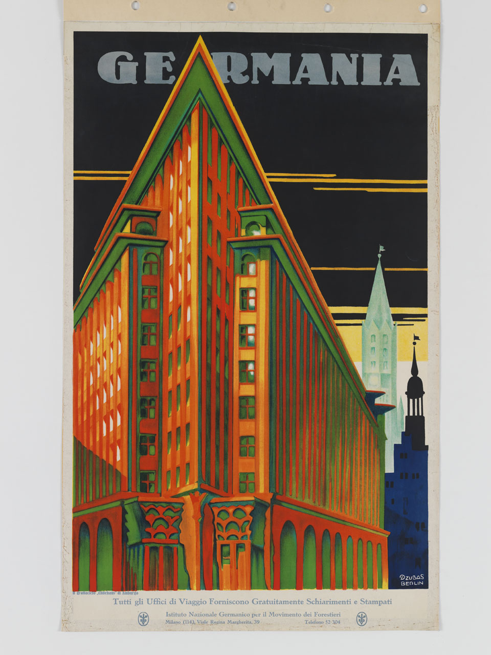 veduta del grattacielo Chilehaus ad Amburgo (manifesto) di Dzubas Willy (sec. XX)