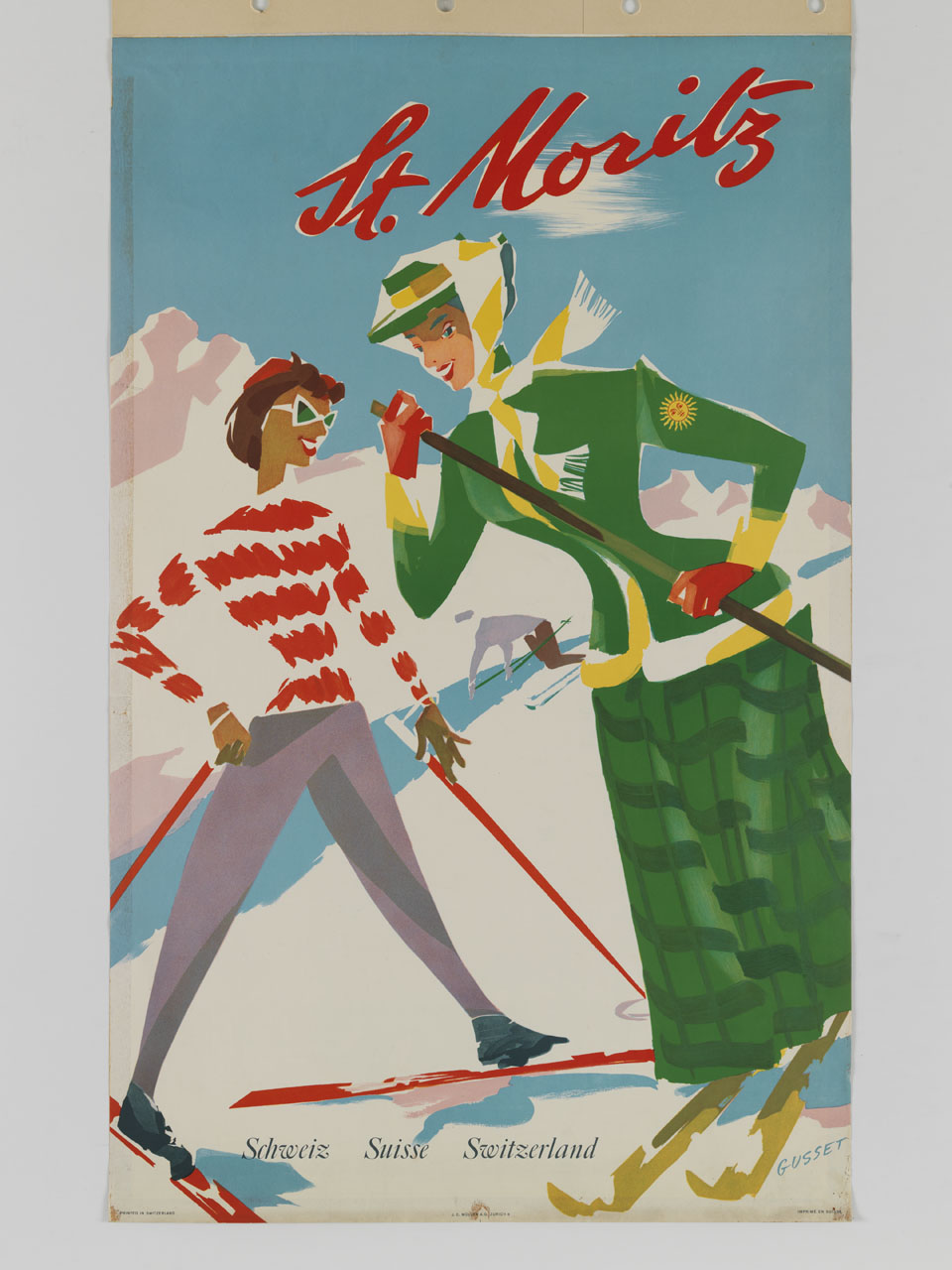 due sciatrici si incontrano sorridenti su una vetta alpina (manifesto) di Gusset Paul (sec. XX)