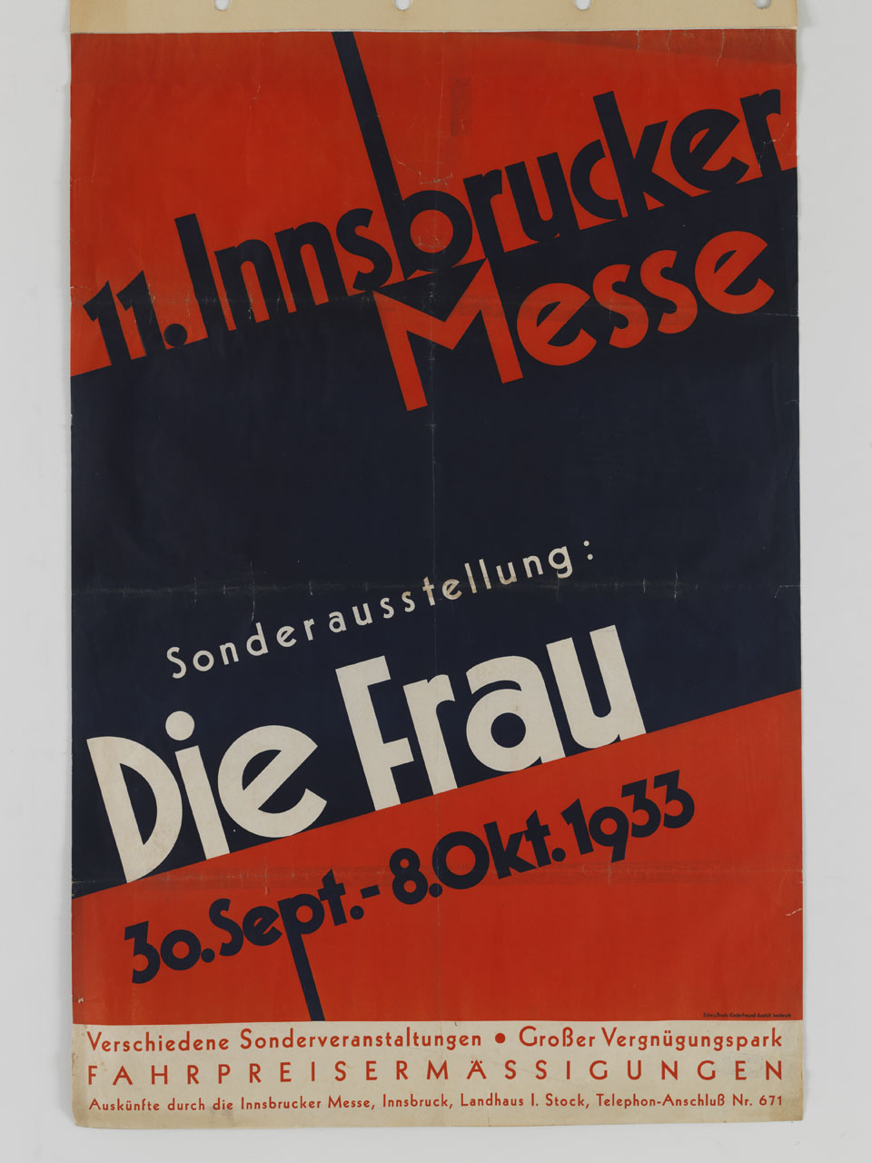 composizione di testo su fondo tripartito rosso e blu (manifesto) di Kinderfreund Anstalt - ambito austriaco (sec. XX)