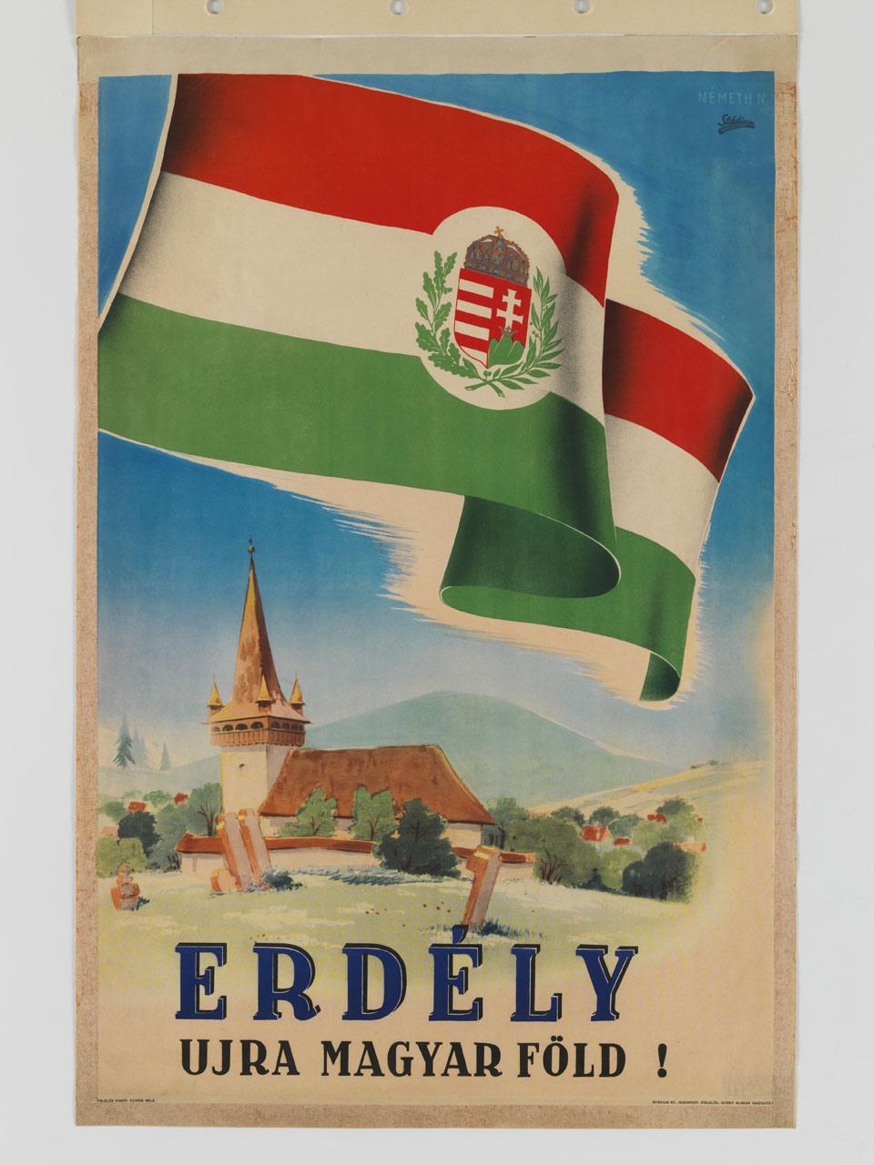 veduta di una chiesa cimiteriale su cui sventola la bandiera ungherese (manifesto) di Németh Nándor (sec. XX)