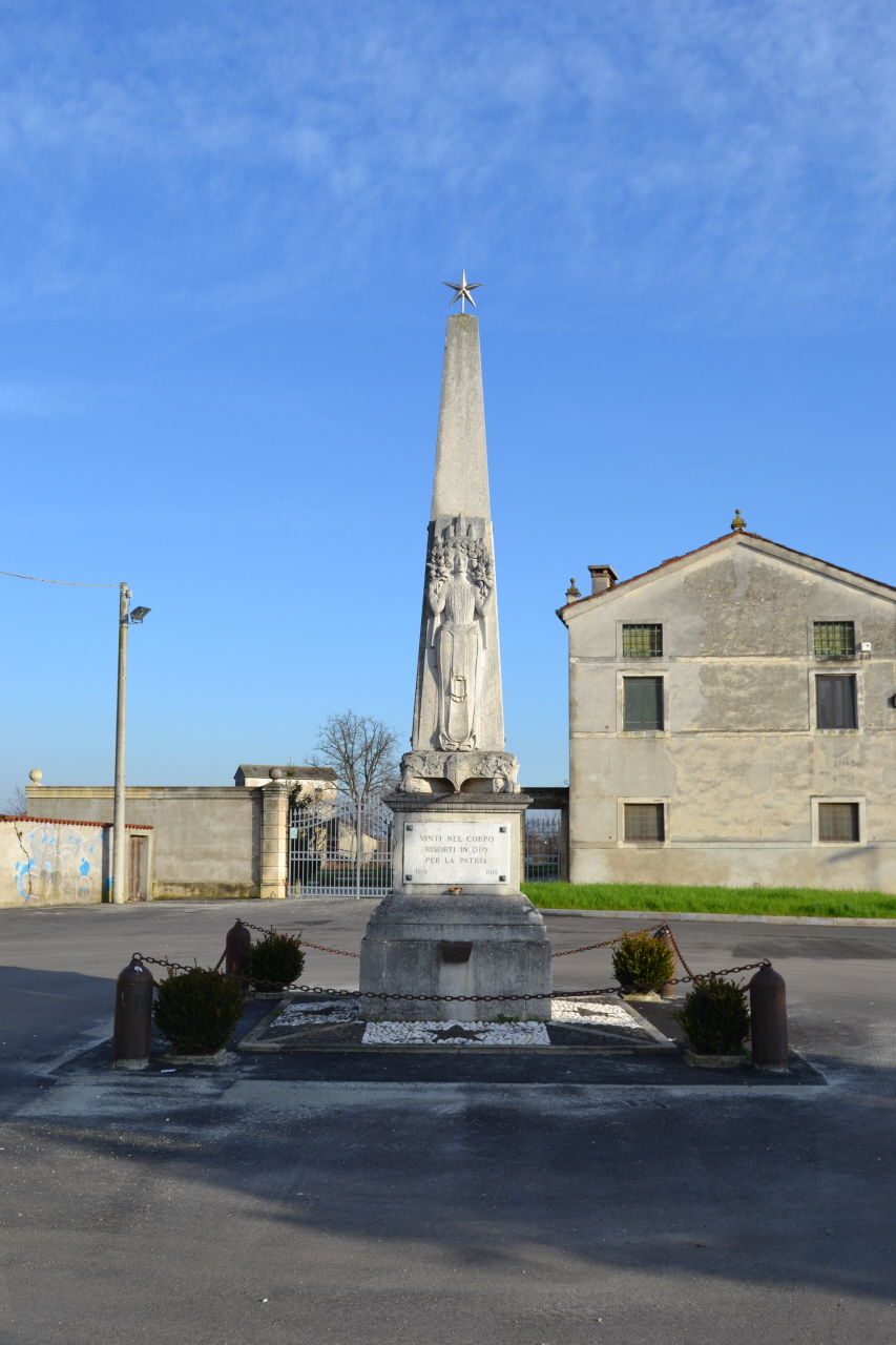 Allegoria della Patria (monumento ai caduti - ad obelisco) di Zanetti Giuseppe (attribuito) (sec. XX)