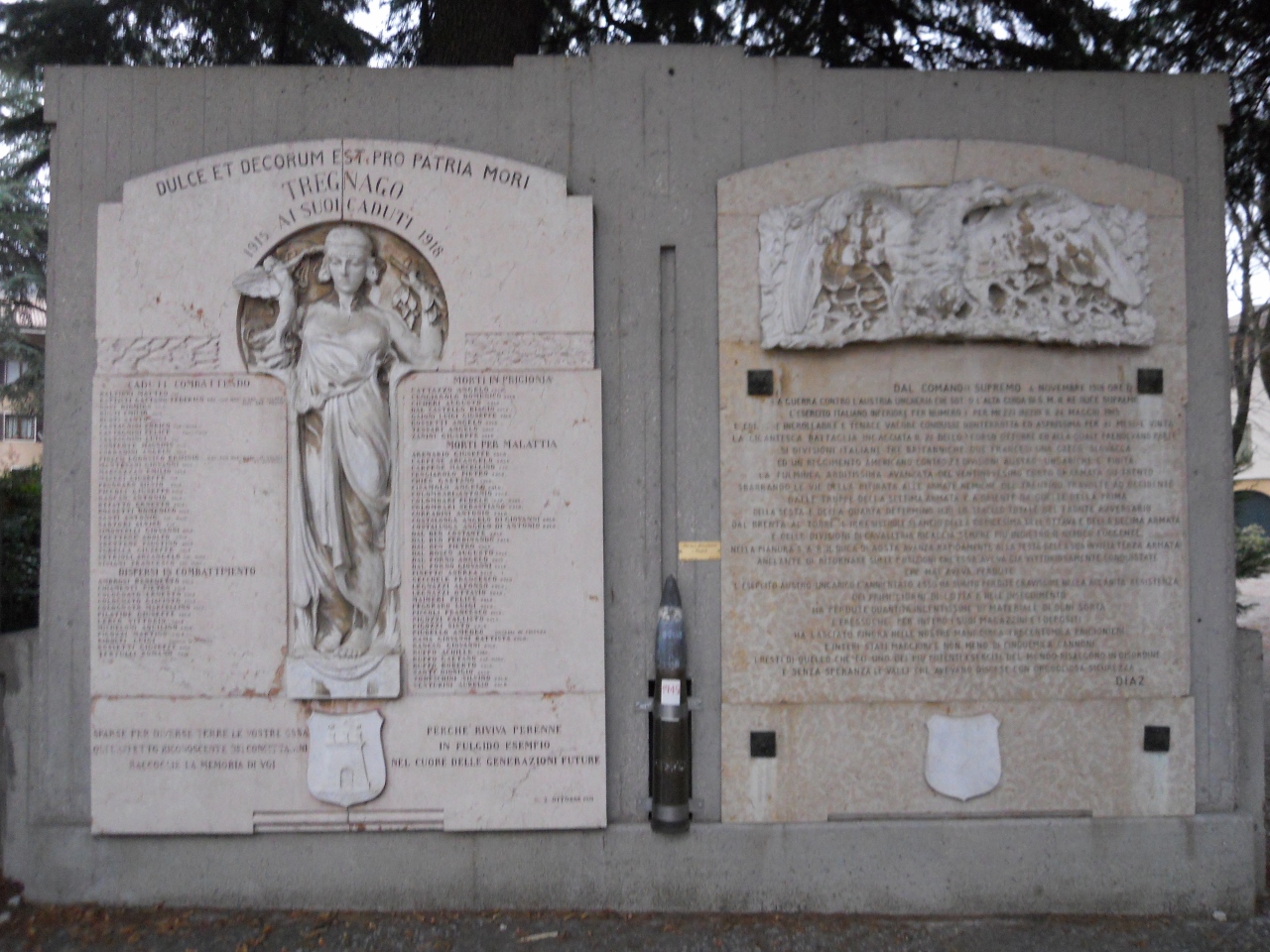 allegoria della Vittoria, allegoria della Vittoria come aquila (monumento ai caduti - a lapide) di Recchia Ferruccio (sec. XX)