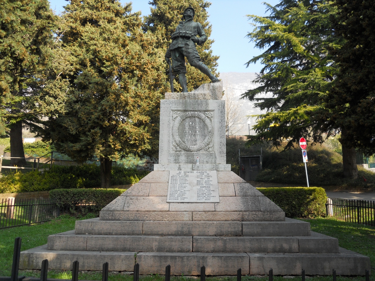figura di soldato: fante (monumento ai caduti - a cippo) - ambito veronese (sec. XX)
