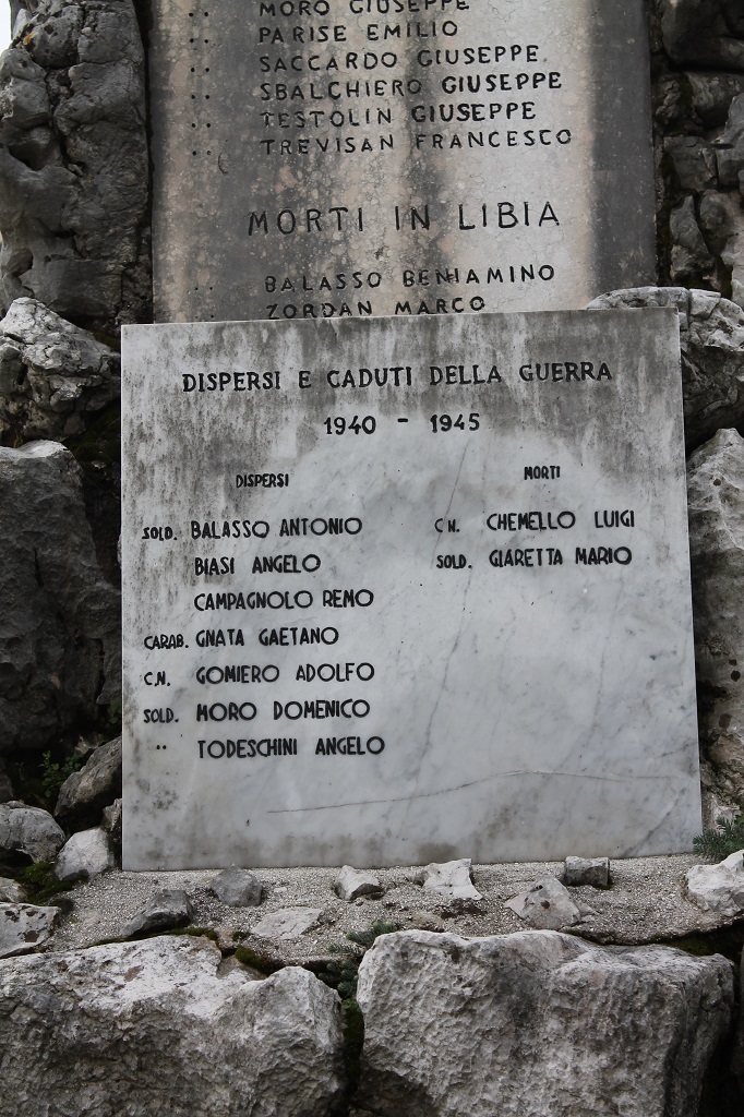 figura di soldato: fante (monumento ai caduti - a cippo) di Pozza Ugo (sec. XX)