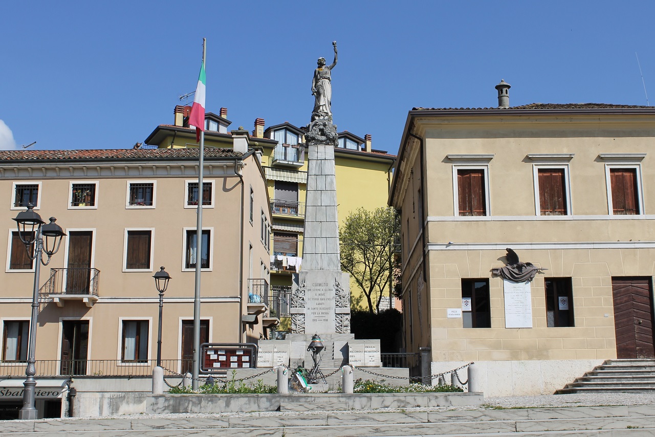 allegoria della Patria (monumento ai caduti - ad obelisco) di Cipollini, Ditta Dalle Ore-Marzotto (sec. XX)