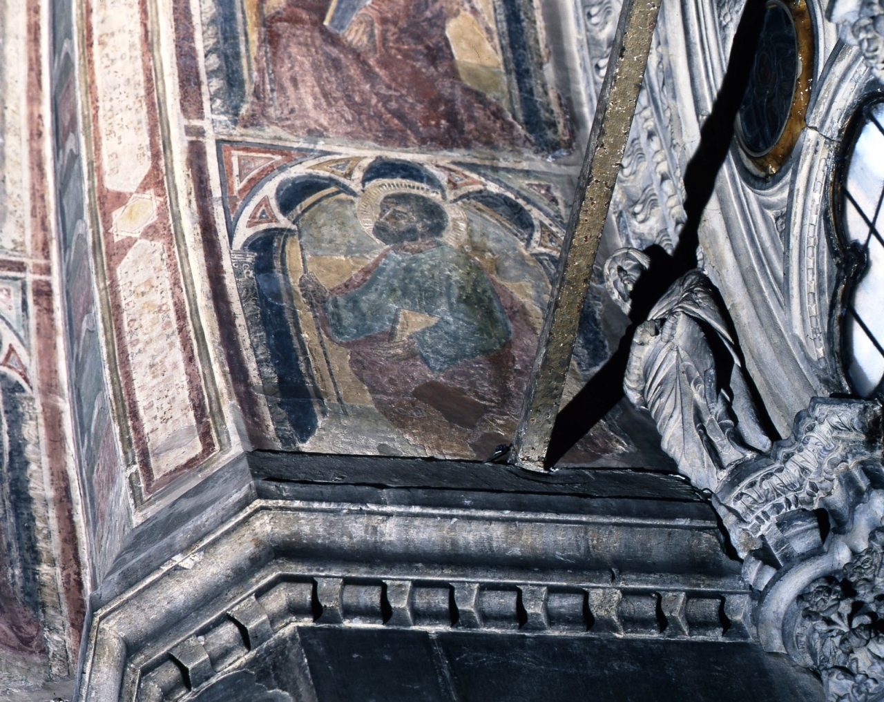 Apostolo (dipinto murale) - scuola fiorentina (secc. XIV/ XV)