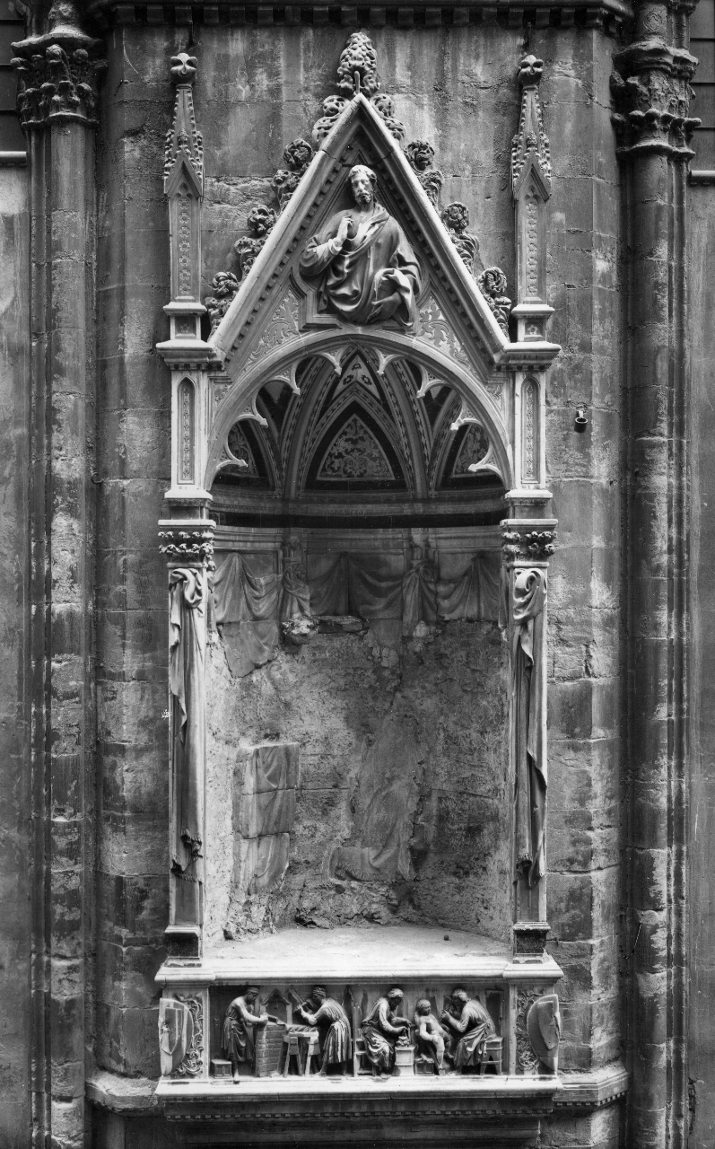 San Giorgio uccide il drago/ Dio Padre benedicente (nicchia) di Bardi Donato detto Donatello - manifattura fiorentina (primo quarto sec. XV)