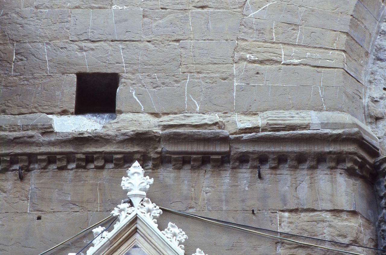 cornice architettonica di Talenti Simone, Neri di Fioravante, Benci di Cione Dami (sec. XIV)