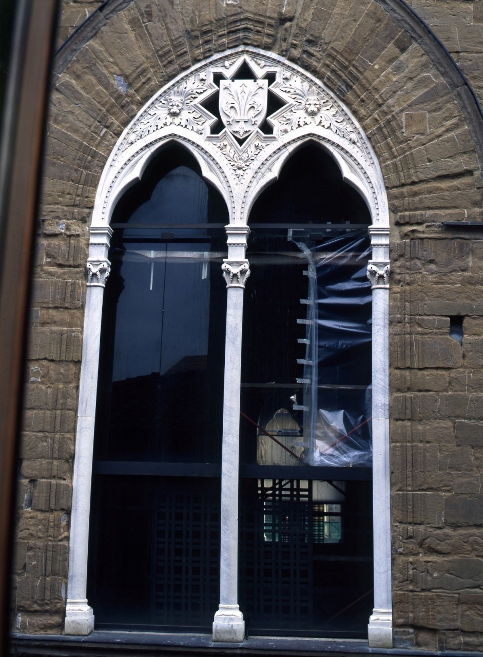 stemma della città di Firenze (bifora) - manifattura fiorentina (ultimo quarto sec. XIV, sec. XIX)